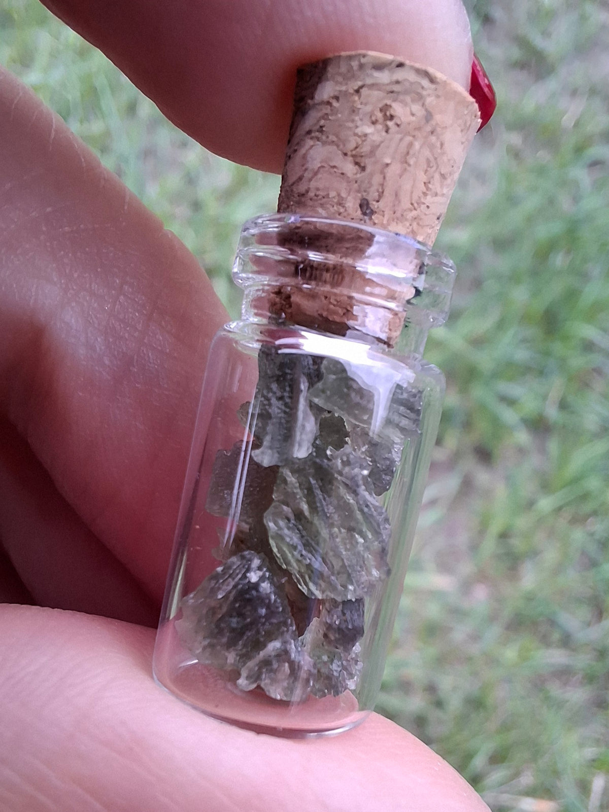Moldavite Chips (1.00g) in 1ml Bottle, Tektite (Ref: B32)