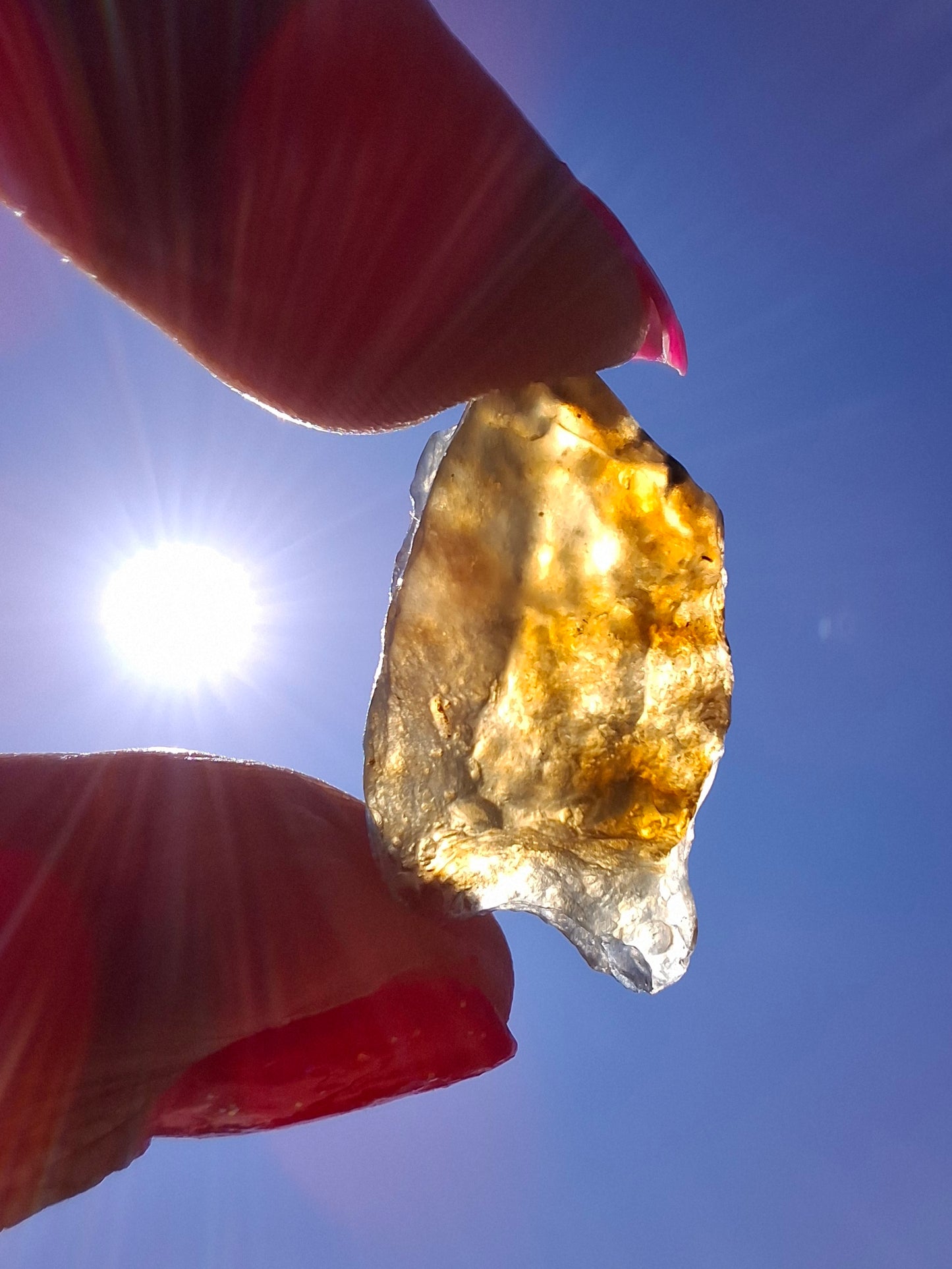 Libyan Desert Glass (darker) piece, 2.88g, Tektite (Ref: L1358)