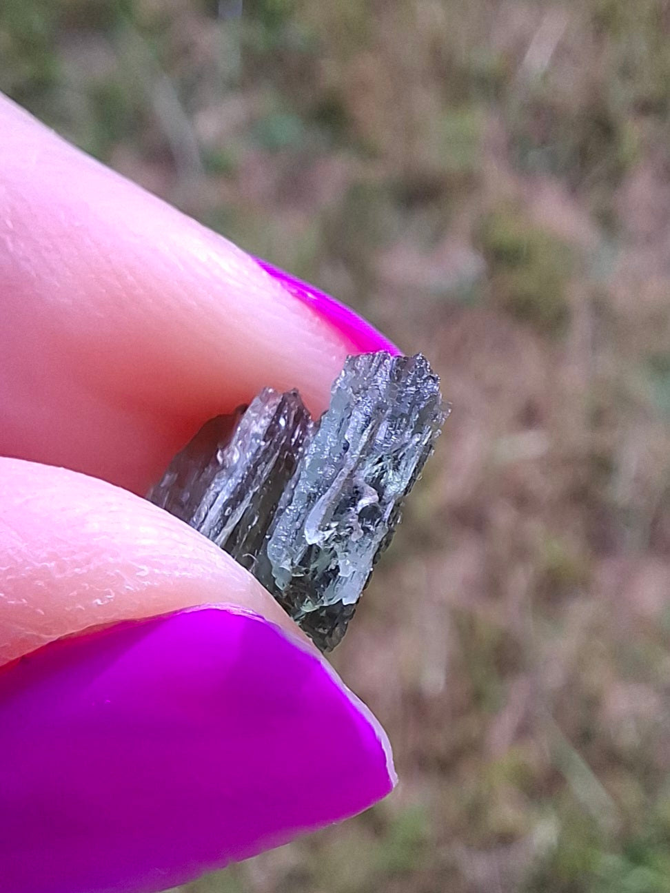 Moldavite Piece, 0.72g, Tektite (Ref: 1438)