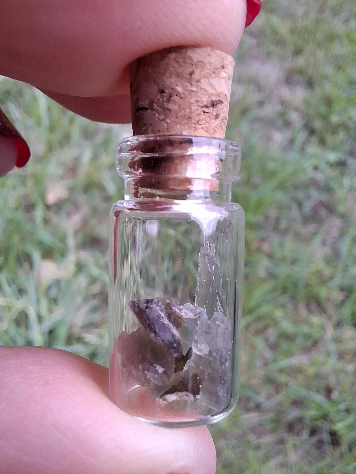 Moldavite Chips (0.50g) in 1ml Bottle, Tektite (Ref: B27)