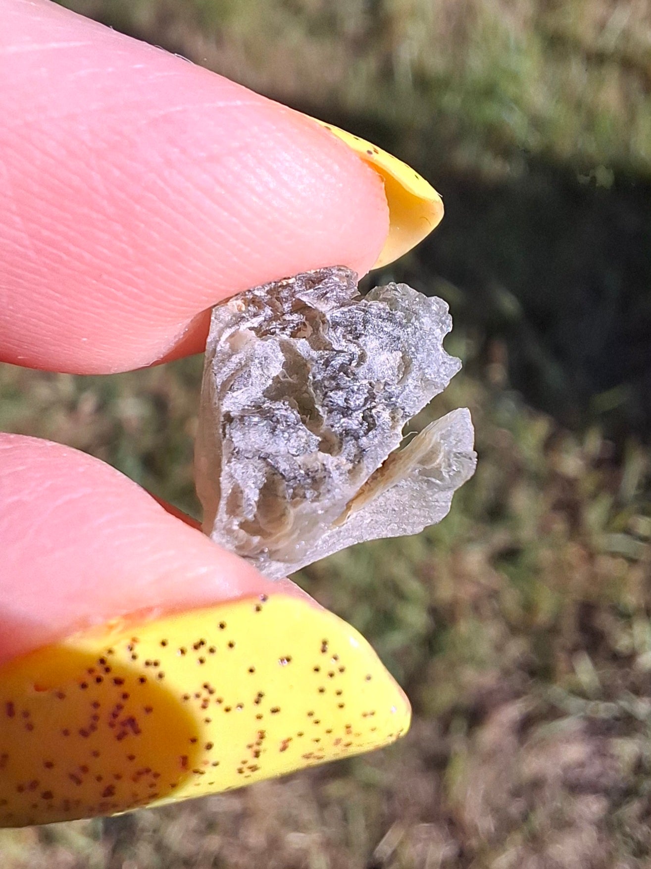 Moldavite Piece, 0.68g, Tektite (Ref: 1481)