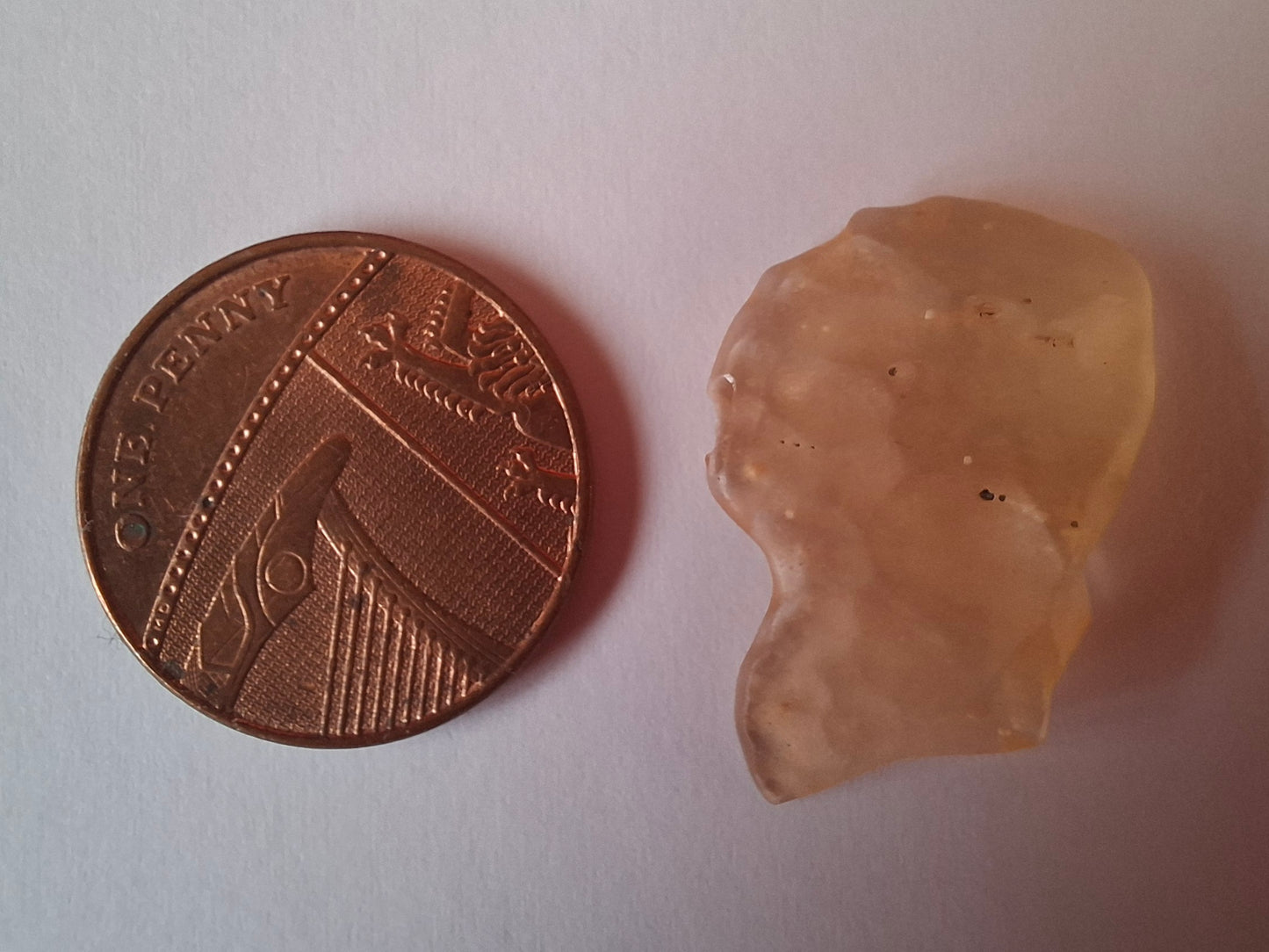 Libyan Desert Glass small Piece, 1.85g, Tektite (Ref: LE256)