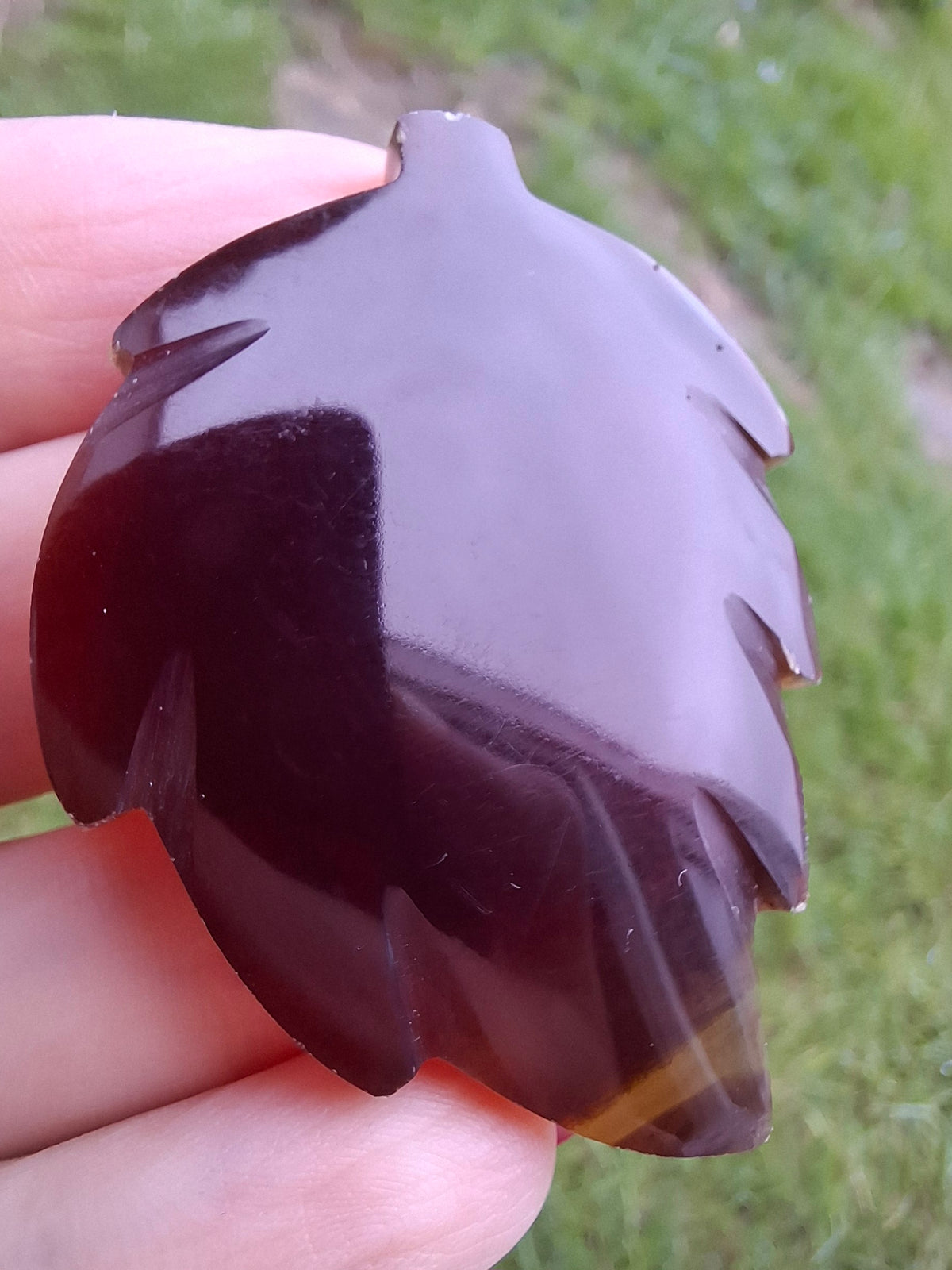 Red Amber Leaf Carving, 7.89g, Fossil (Ref: Leaf4)