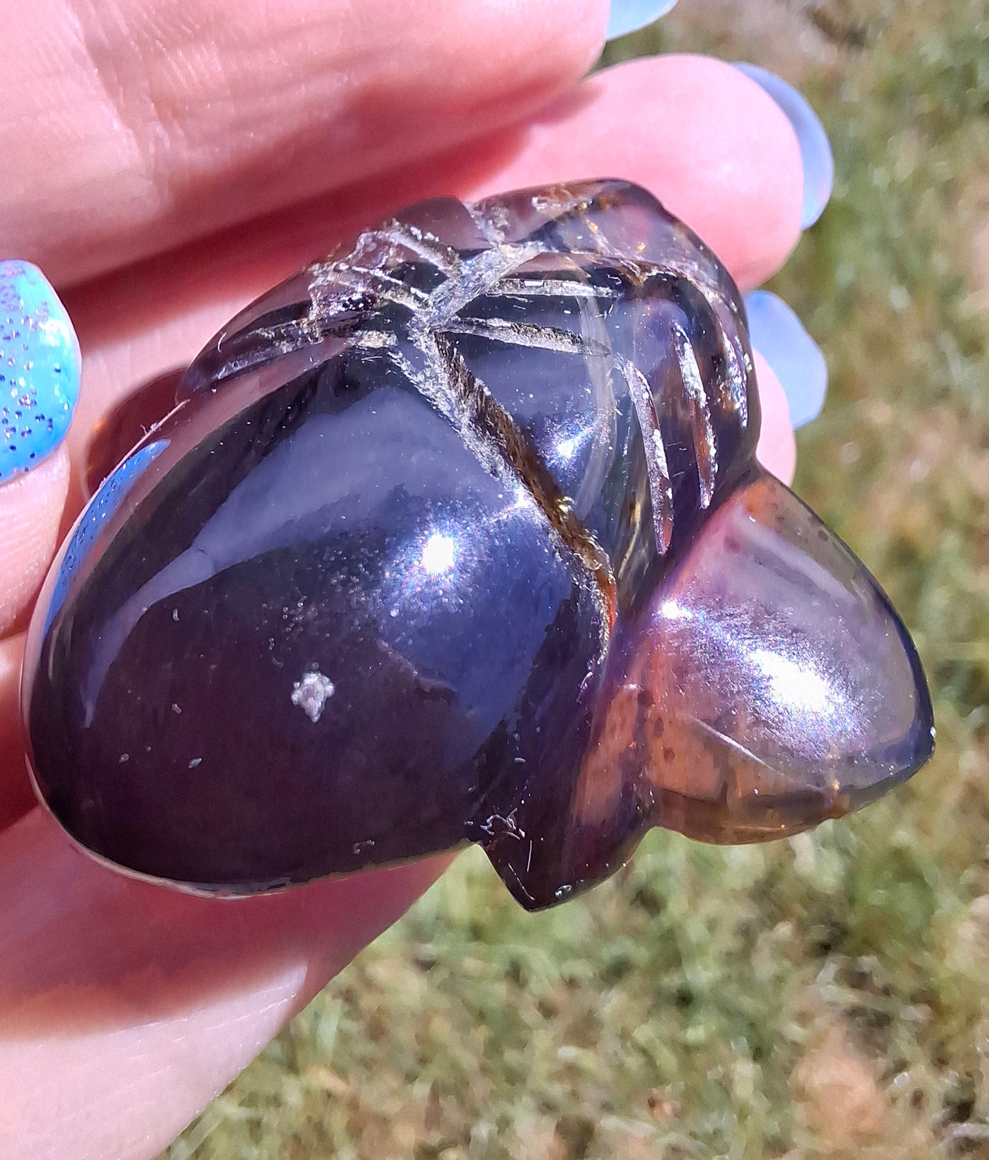 Red Amber Honey Bee Carving, 9.63g, Fossil (Ref: Bee28)