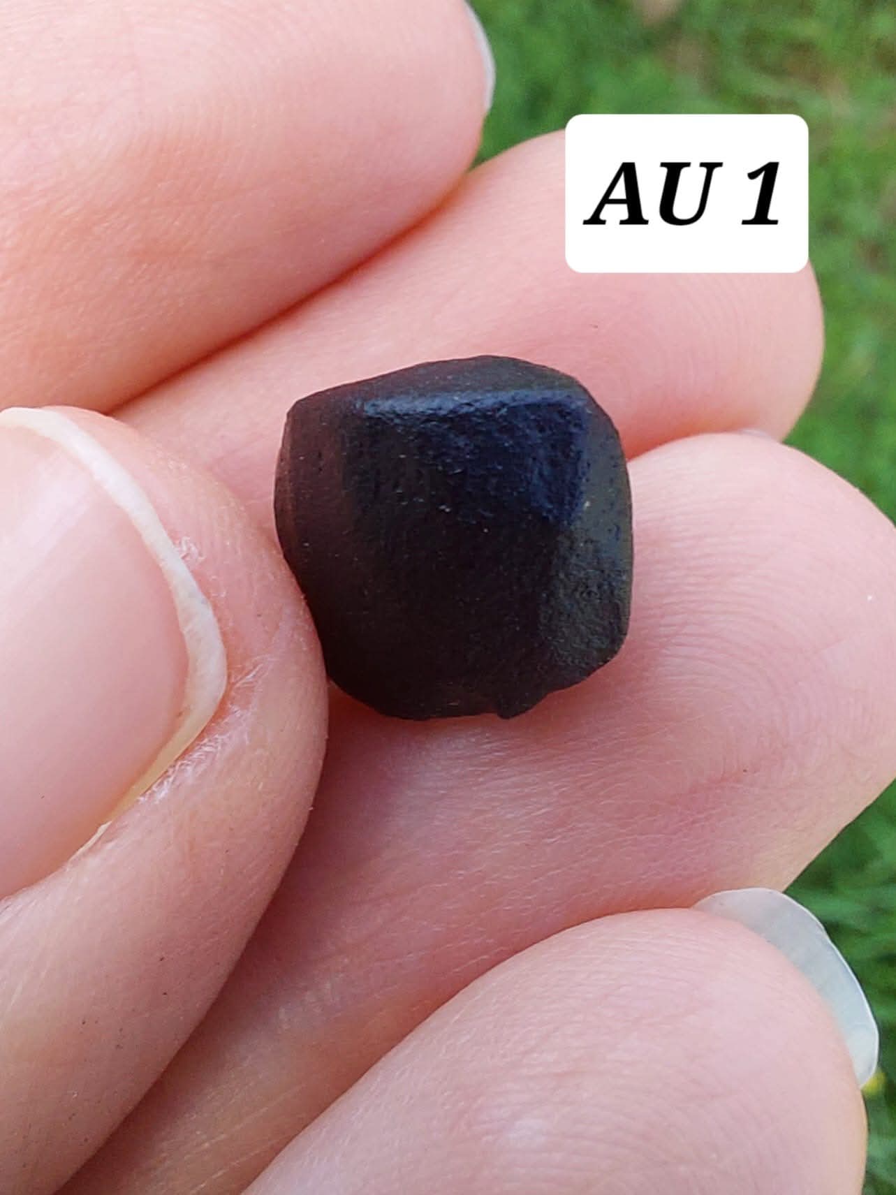 Australite, 1.54g, Tektite (Ref: AU1)