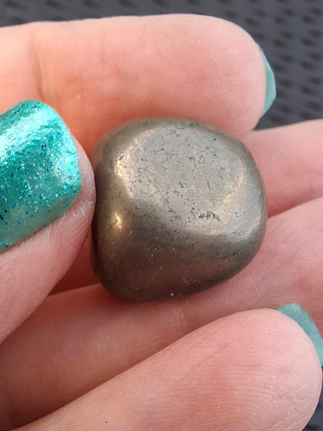 Apache Gold Tumble Stone, Crystal (Ref: T231)