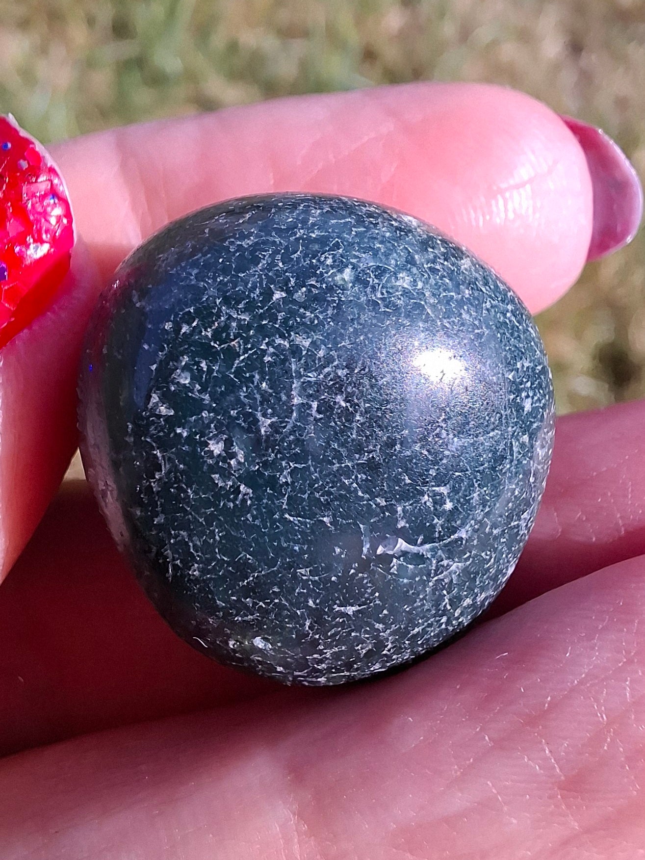 Green Moss Agate, Tumble Stone, Crystal (Ref: T166)