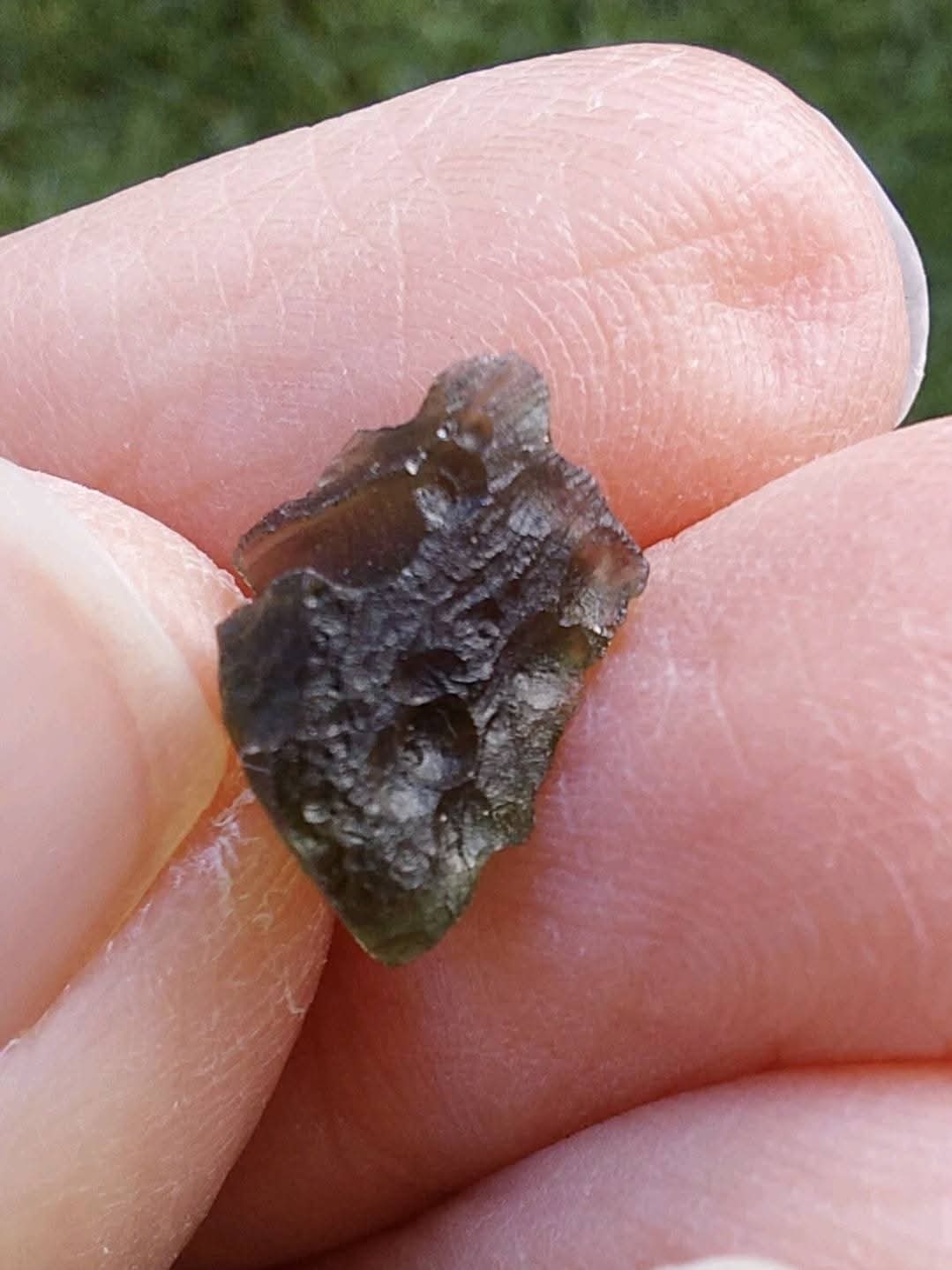 Moldavite Piece, 0.64g, Tektite (Ref: 927)