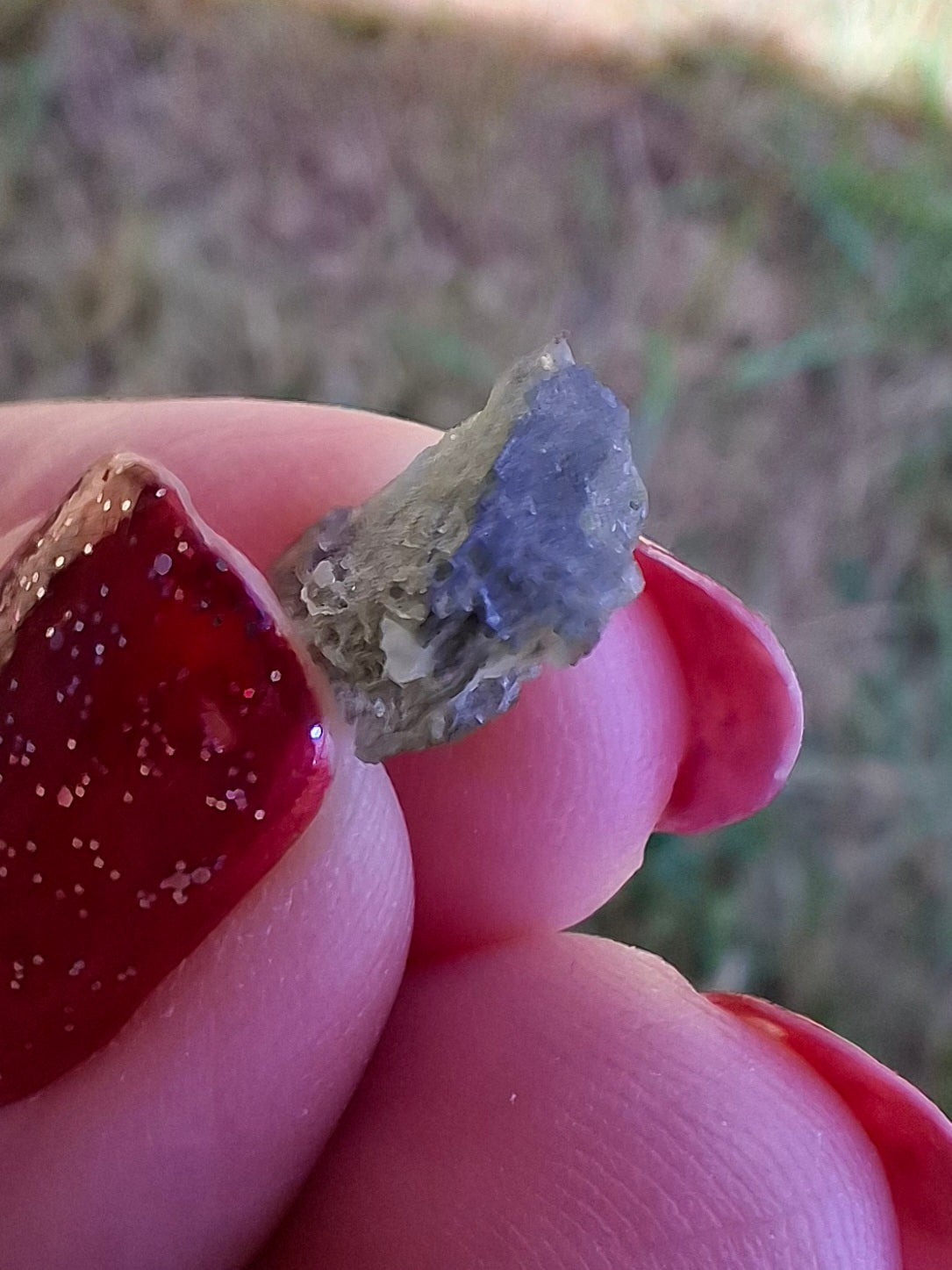 Moldavite Piece, 0.68g, Tektite (Ref: 1471)