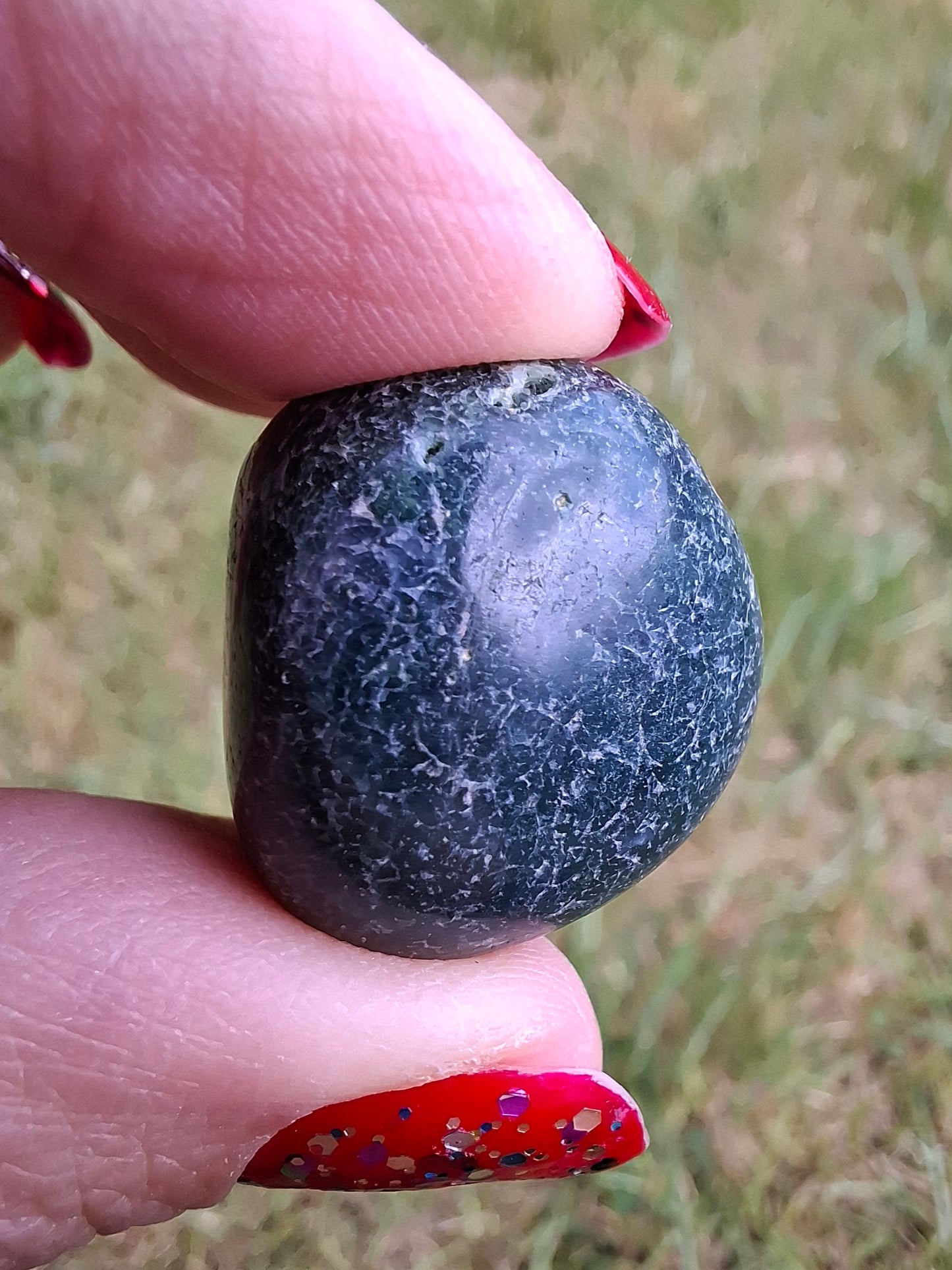 Green Moss Agate, Tumble Stone, Crystal (Ref: T166)