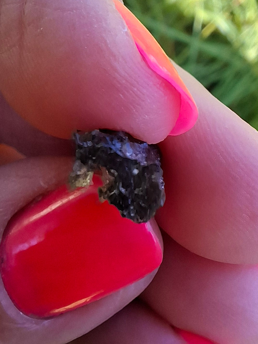 Moldavite Piece, 0.65g, Tektite (Ref: 1410)