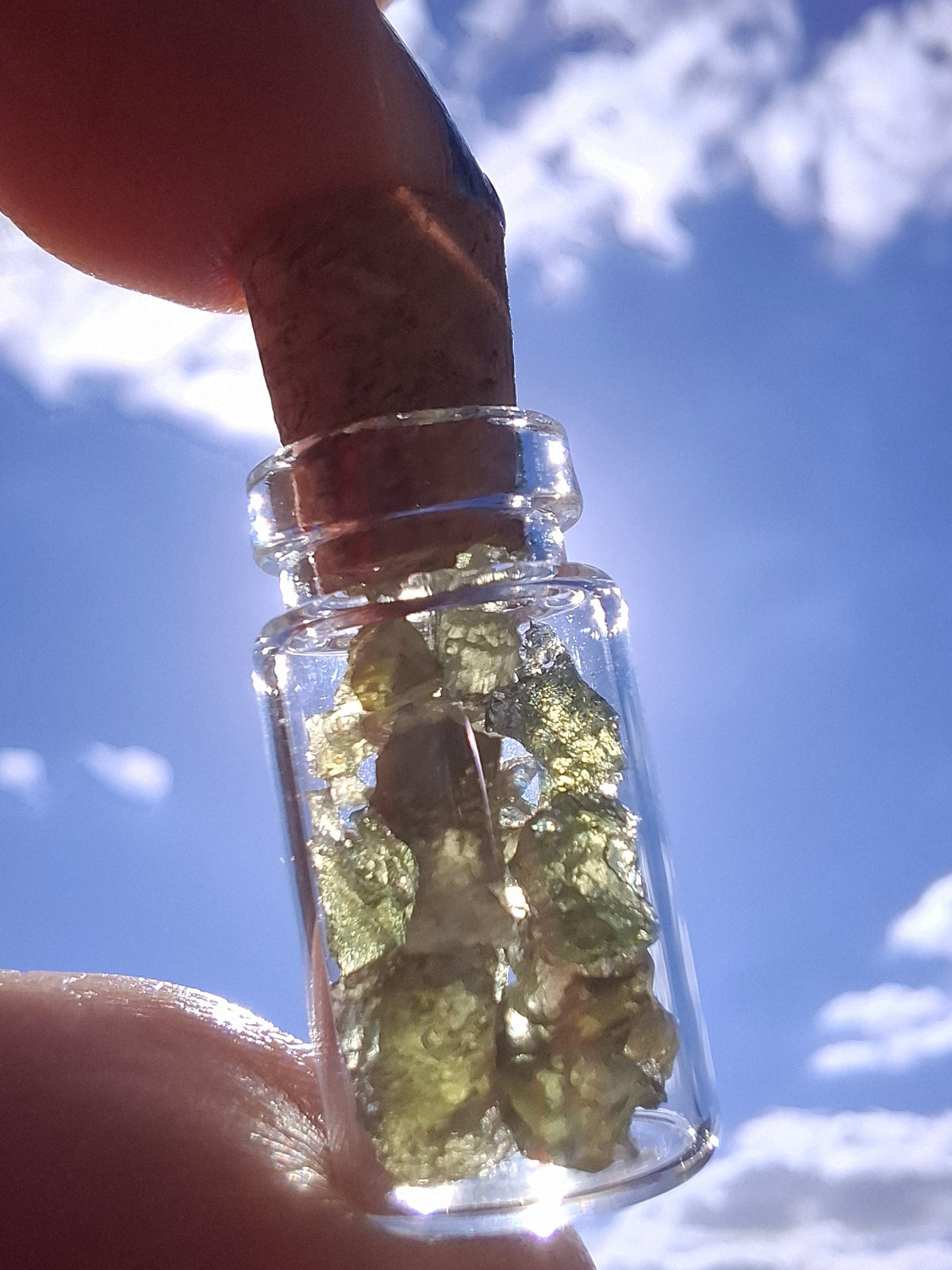 Moldavite Chips (1.00g) in 1ml Bottle, Tektite (Ref: B34)