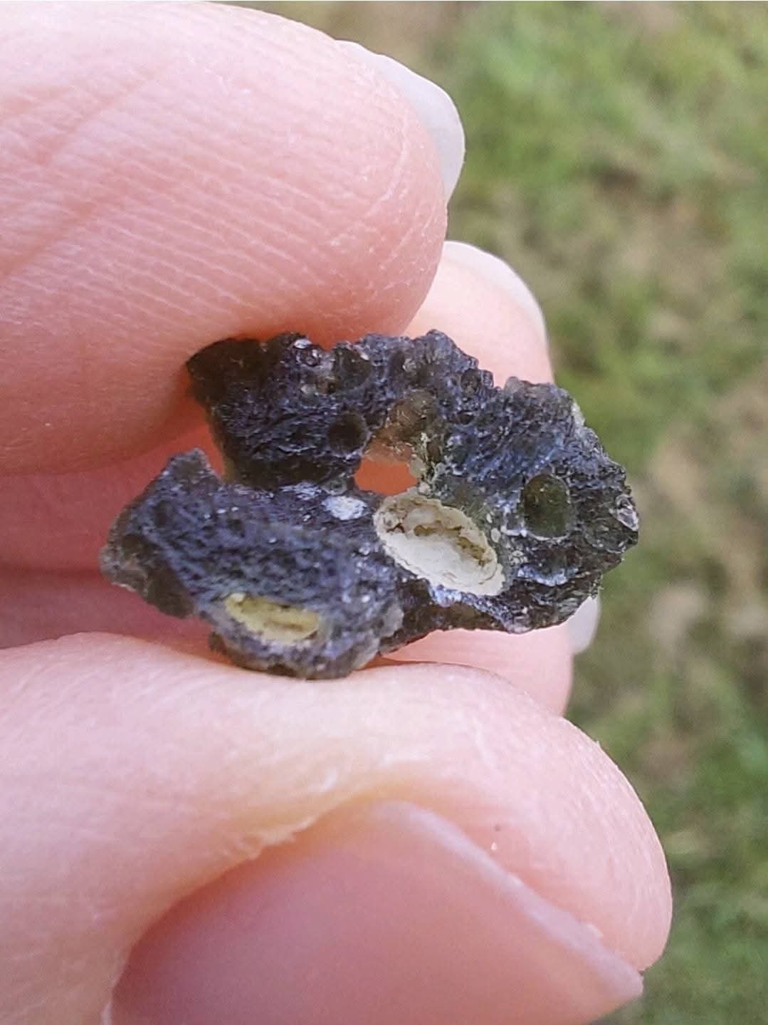 Moldavite Piece, 1.64g, Tektite (Ref 889)