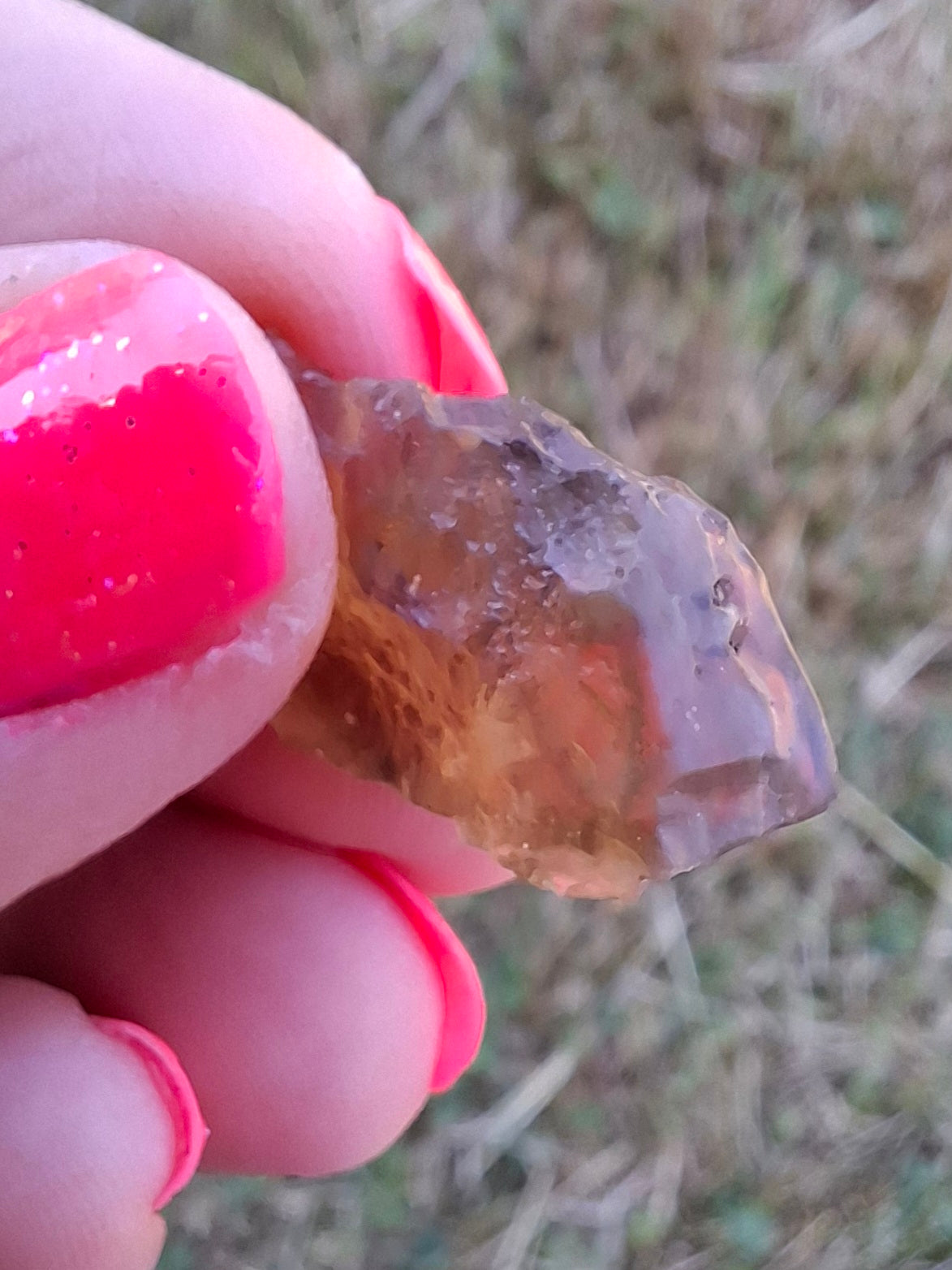 Libyan Desert Glass (darker) piece, 2.88g, Tektite (Ref: L1358)