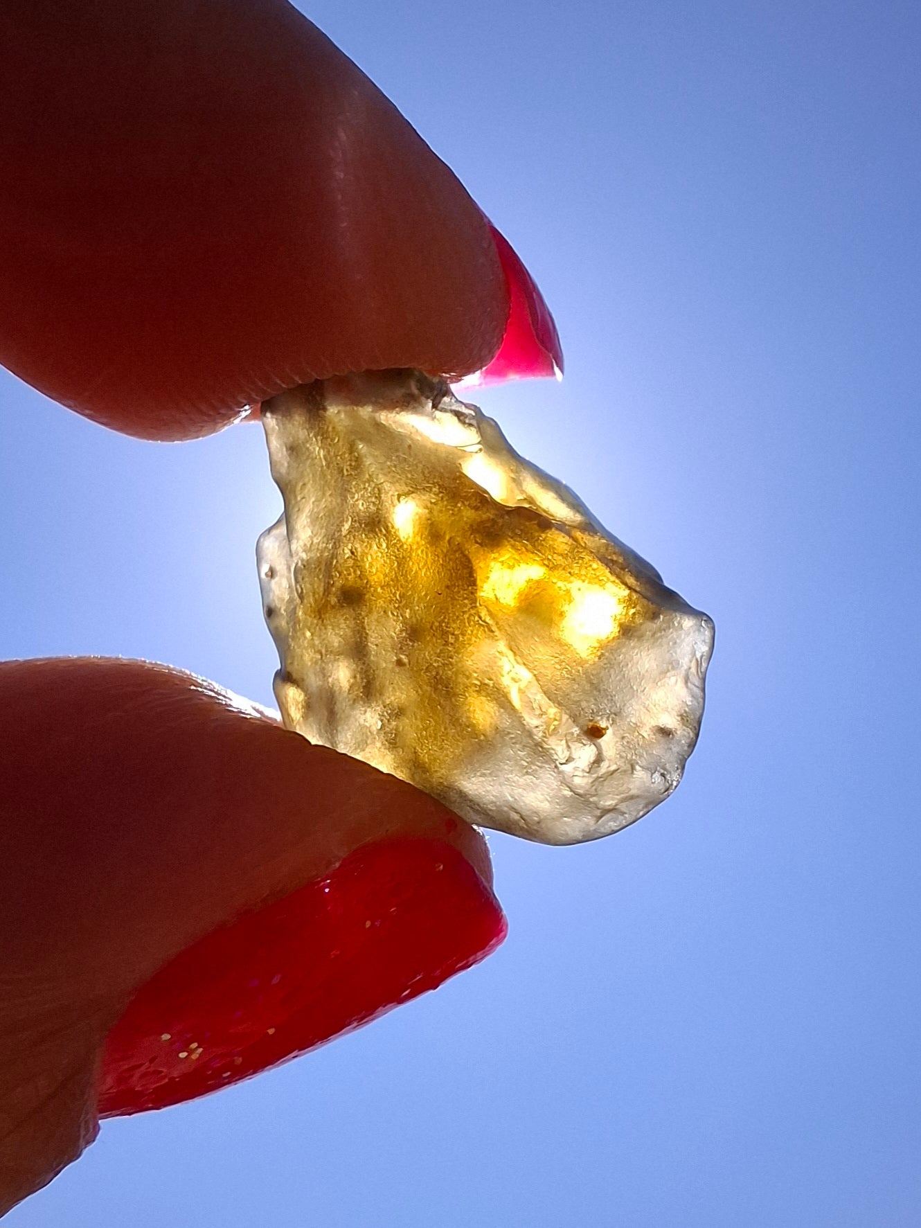 Libyan Desert Glass (darker) Piece, 2.29g, Tektite (Ref: L1359)