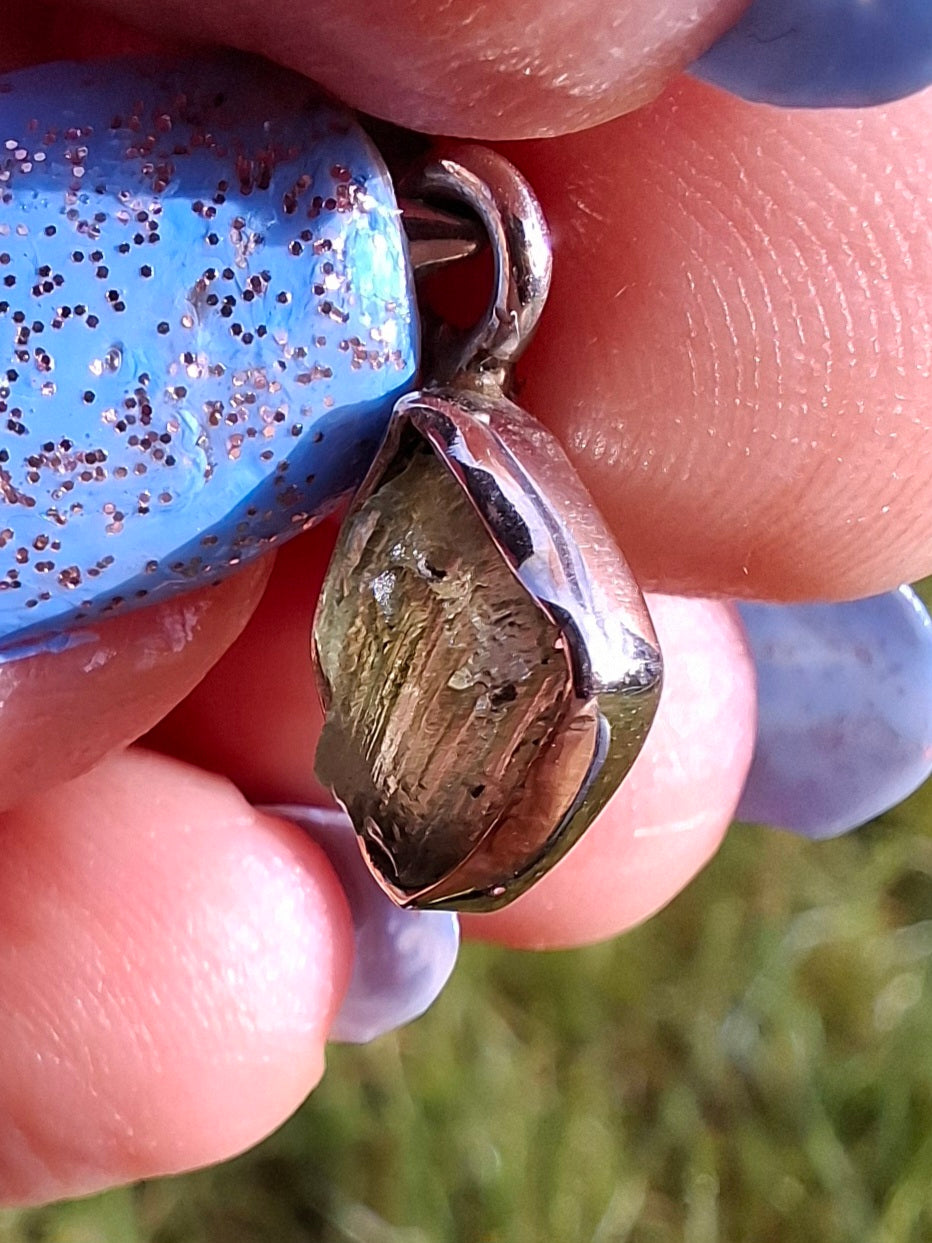 Moldavite Pendant, 925 Silver, Tektite (Ref: P52)