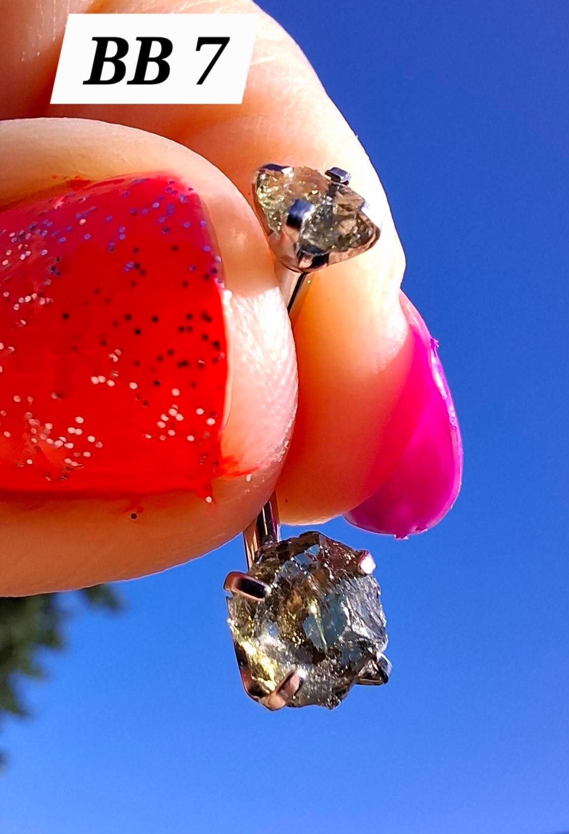 Moldavite (raw) BELLY BAR, 14G, Surgical Steel, Tektite (Ref: BB7)