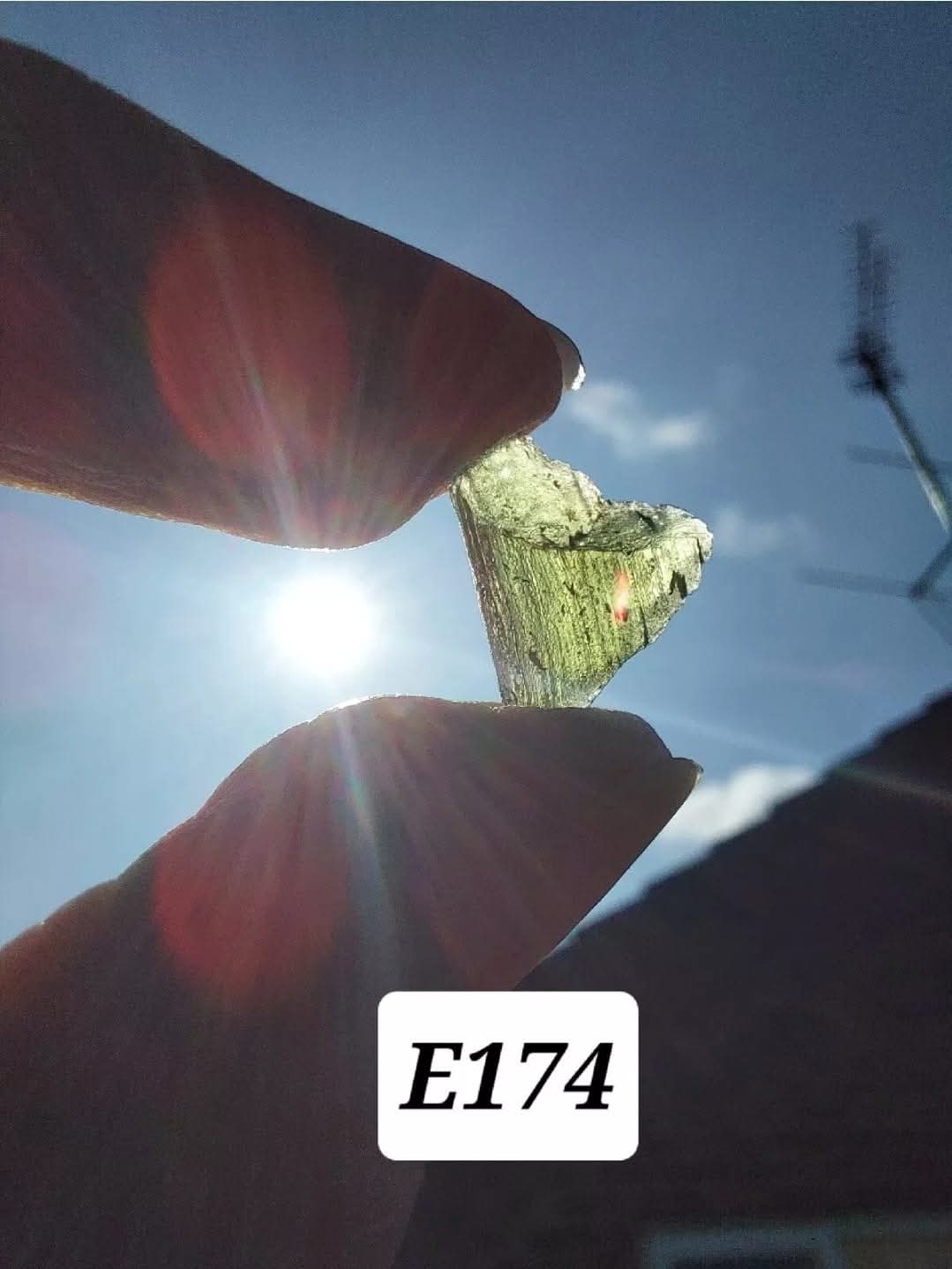 Moldavite Piece, 0.63g, Tektite (Ref: E174)