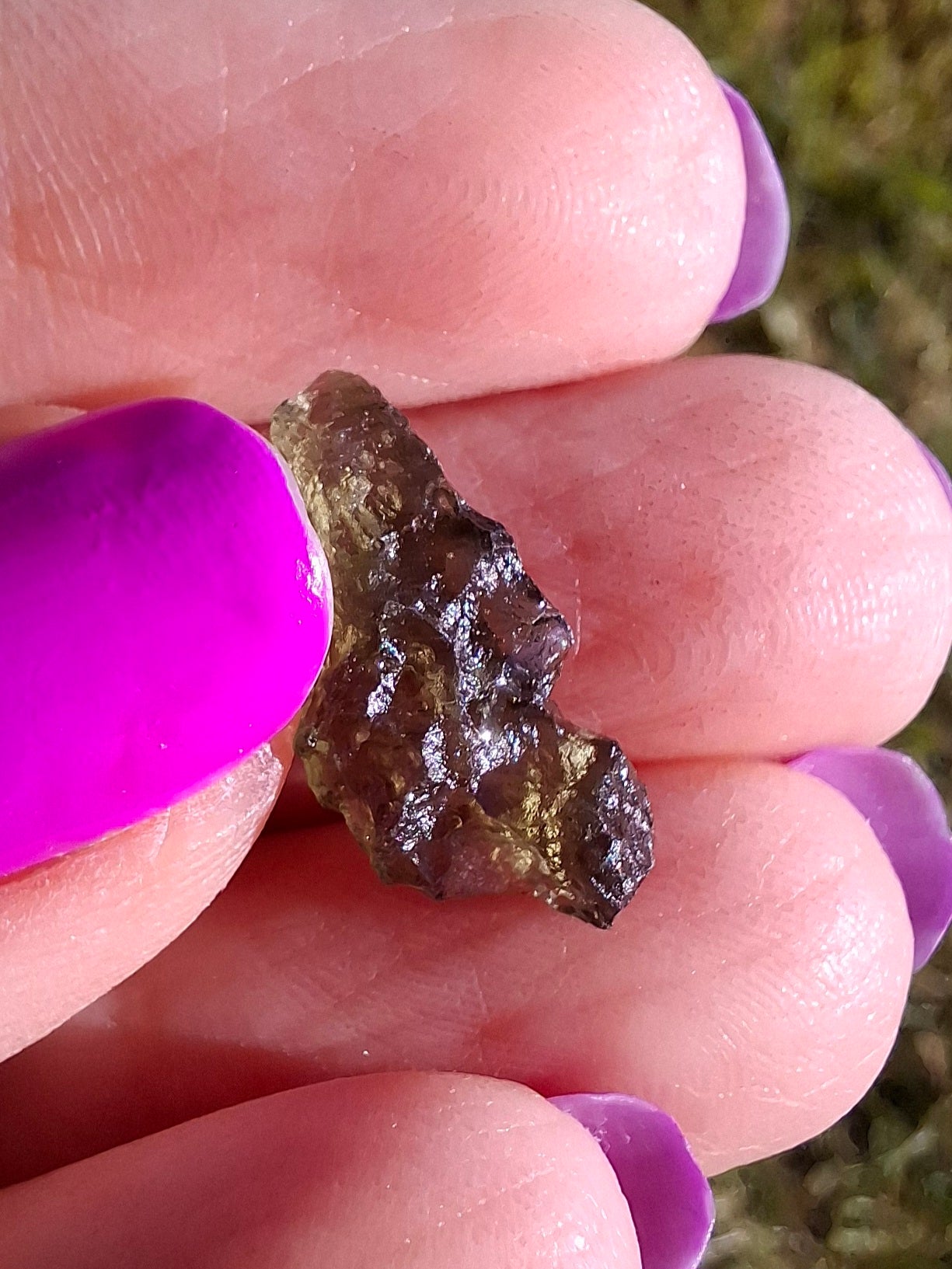 Moldavite Piece, 0.61g, Tektite (Ref: 1457)