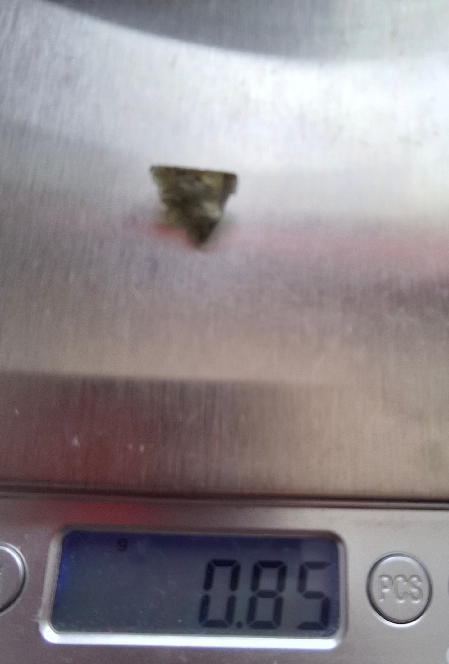 Moldavite Piece, 0.85g, Tektite (Ref: 1396)
