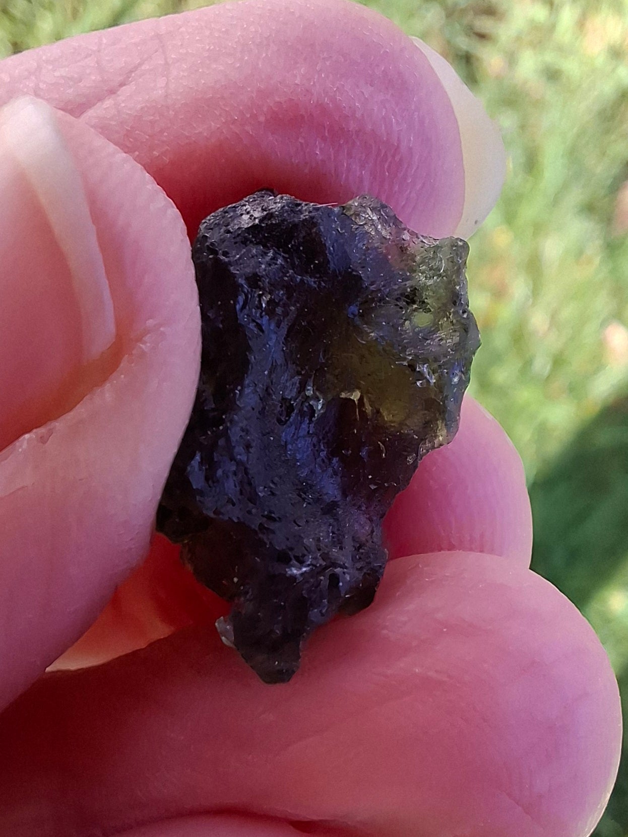 Moldavite Piece, 2.18g, Tektite (Ref: 1337)