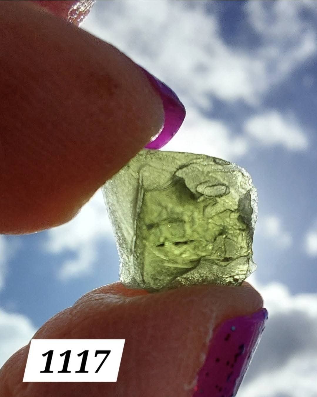 Moldavite Piece, 0.82g, Tektite (Ref: 1117)