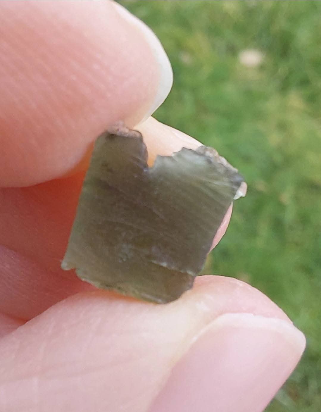 Moldavite Piece, 0.63g, Tektite (Ref: 1032)