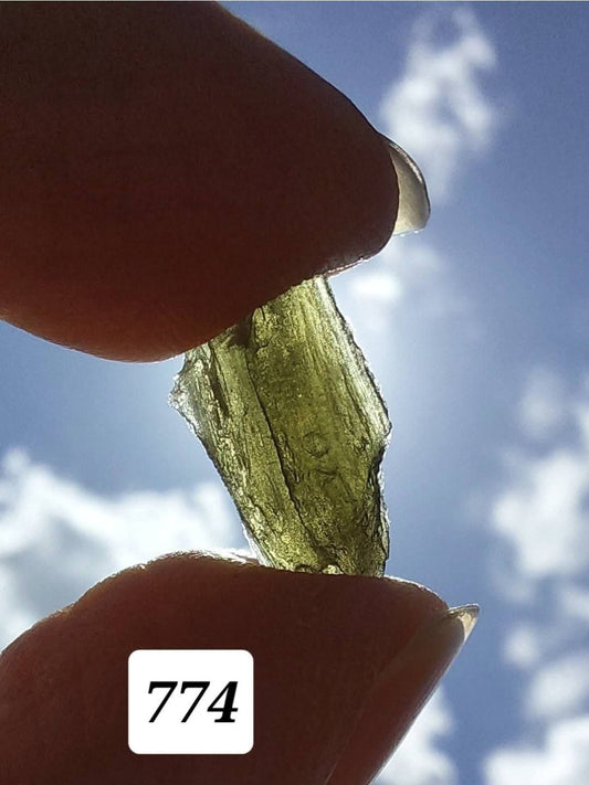 Moldavite Piece, 0.70g, Tektite (Ref: 774)