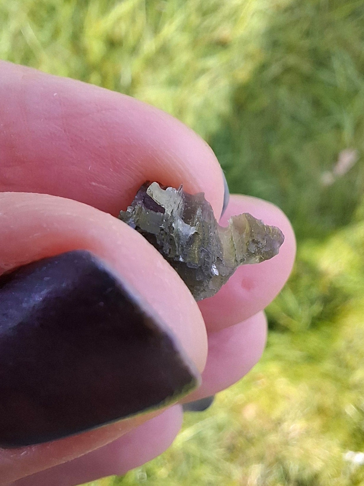 Moldavite Piece, 0.85g, Tektite (Ref: 1396)
