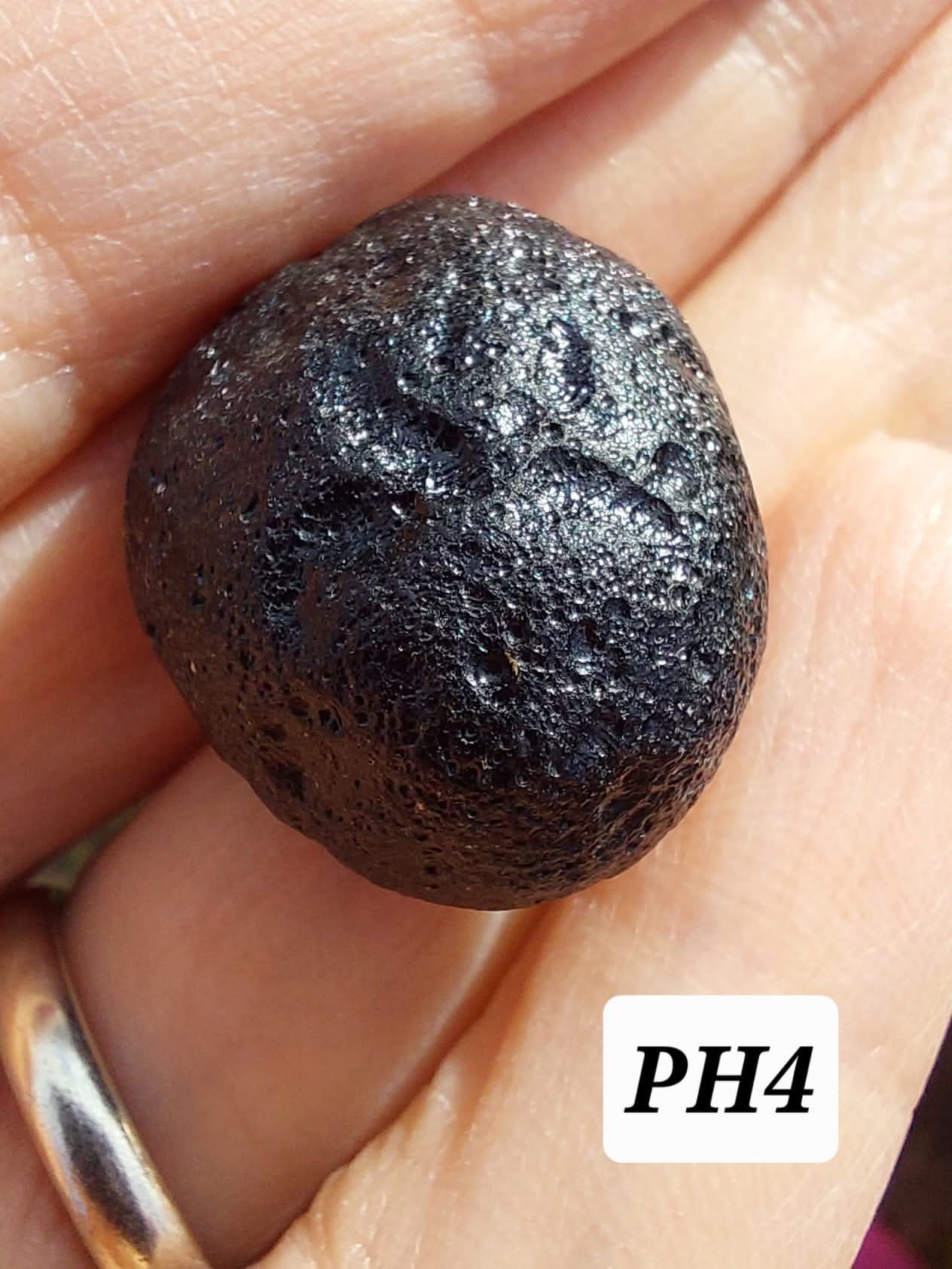 Philippinite (Rizalite), 11.42g, Tektite