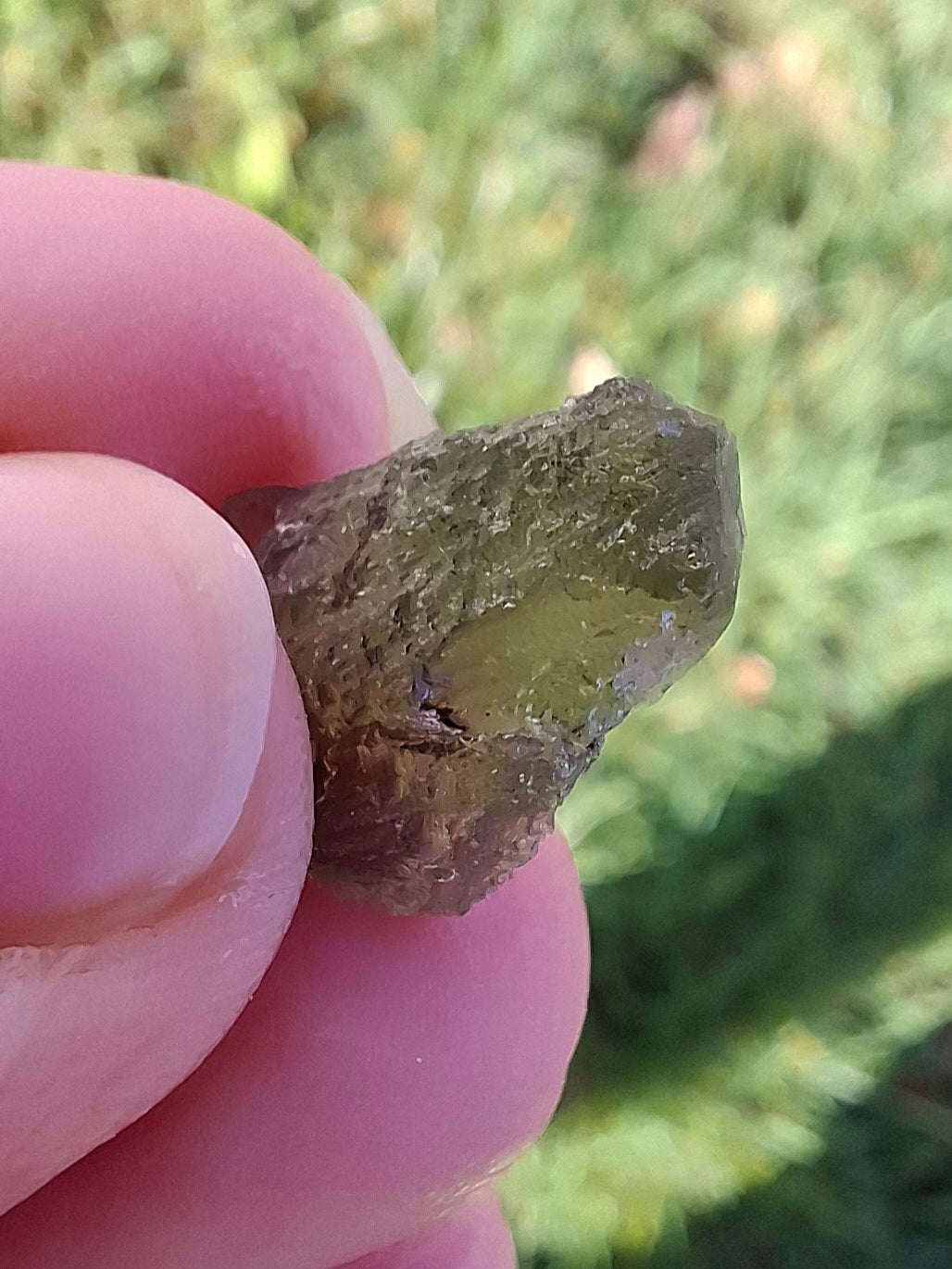 Moldavite Piece, 0.82g, Tektite (Ref: 1332)