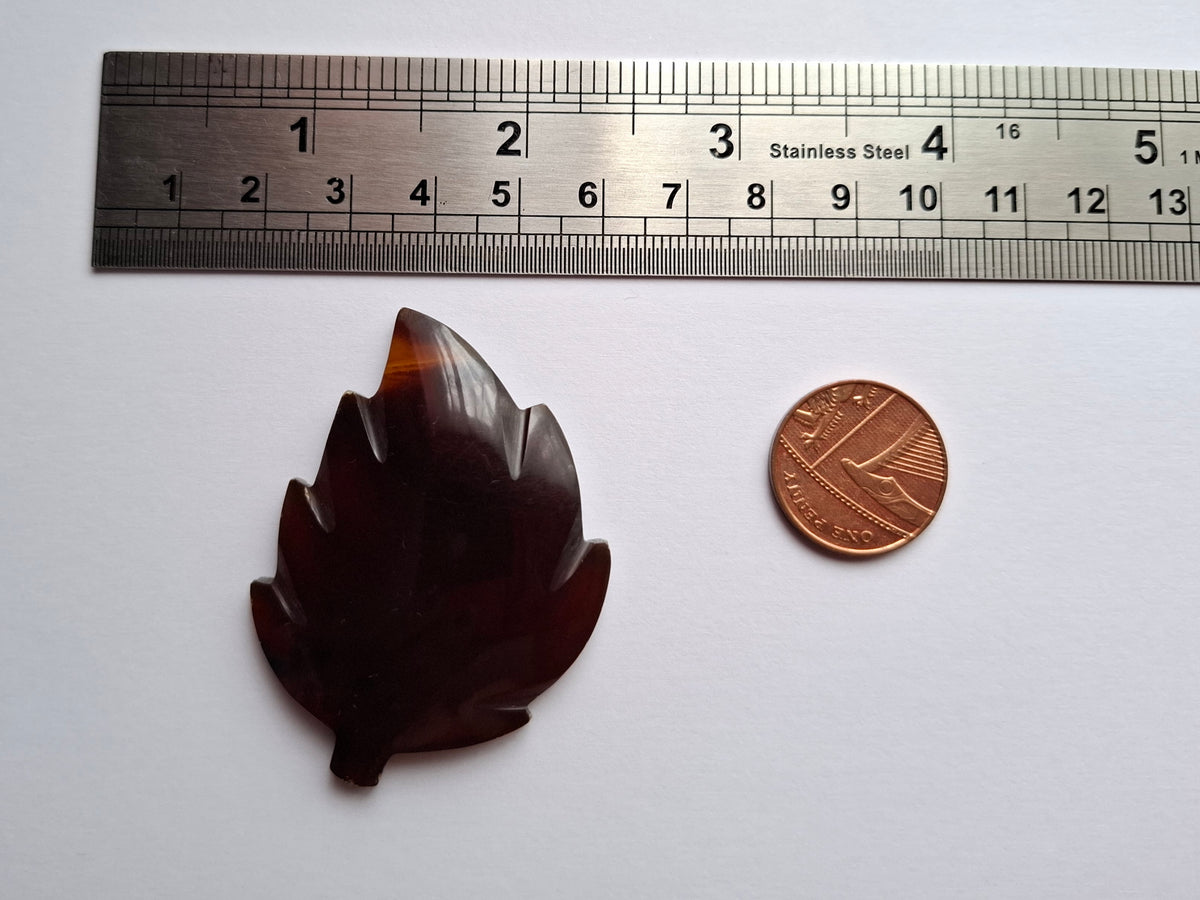 Red Amber Leaf Carving, 7.89g, Fossil (Ref: Leaf4)