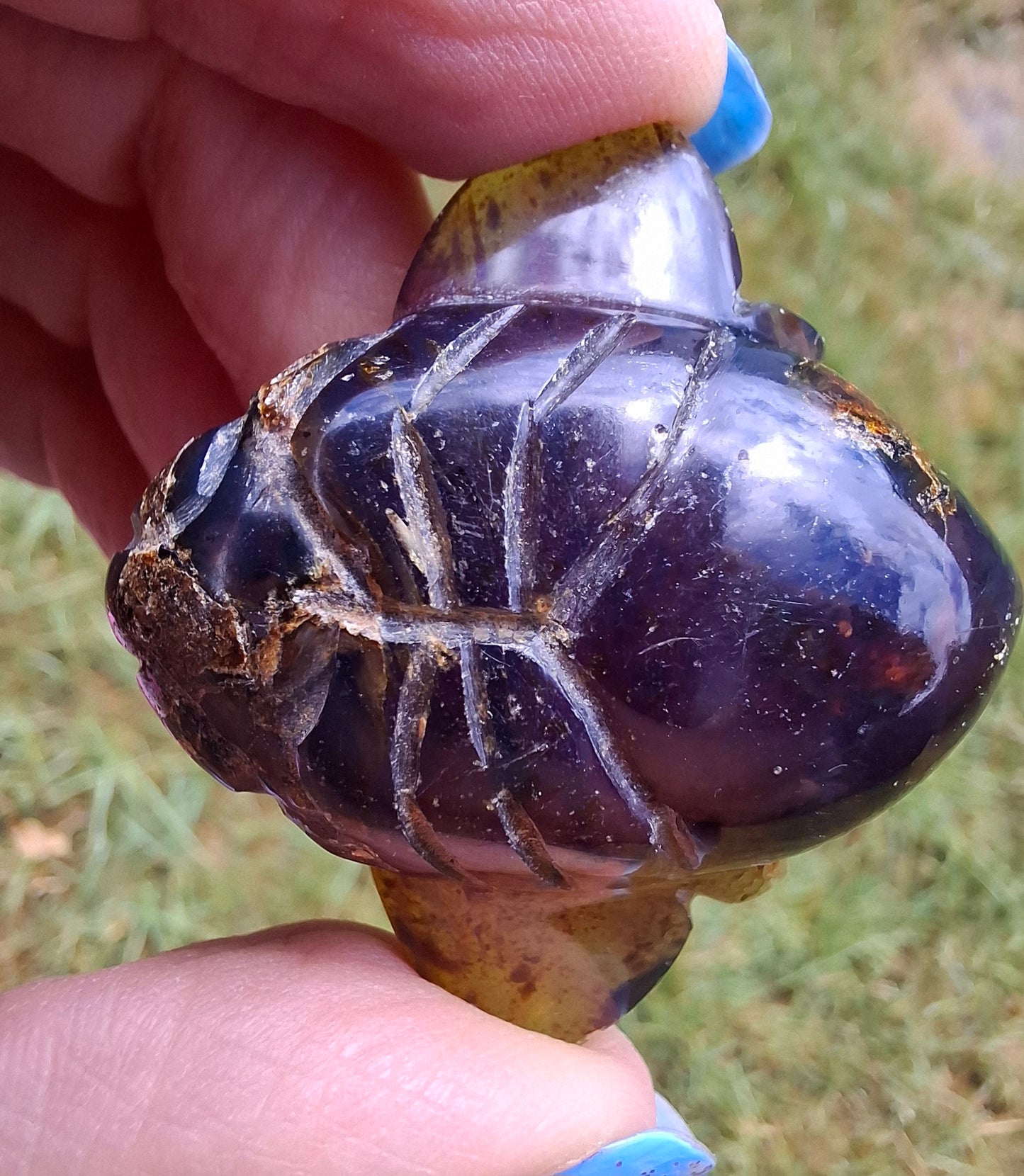 Red Amber Honey Bee Carving, 10.66g, Fossil (Ref: Bee39)