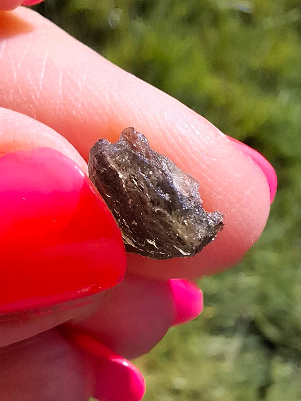 Moldavite Piece, 0.69g, Tektite (Ref: 1407)