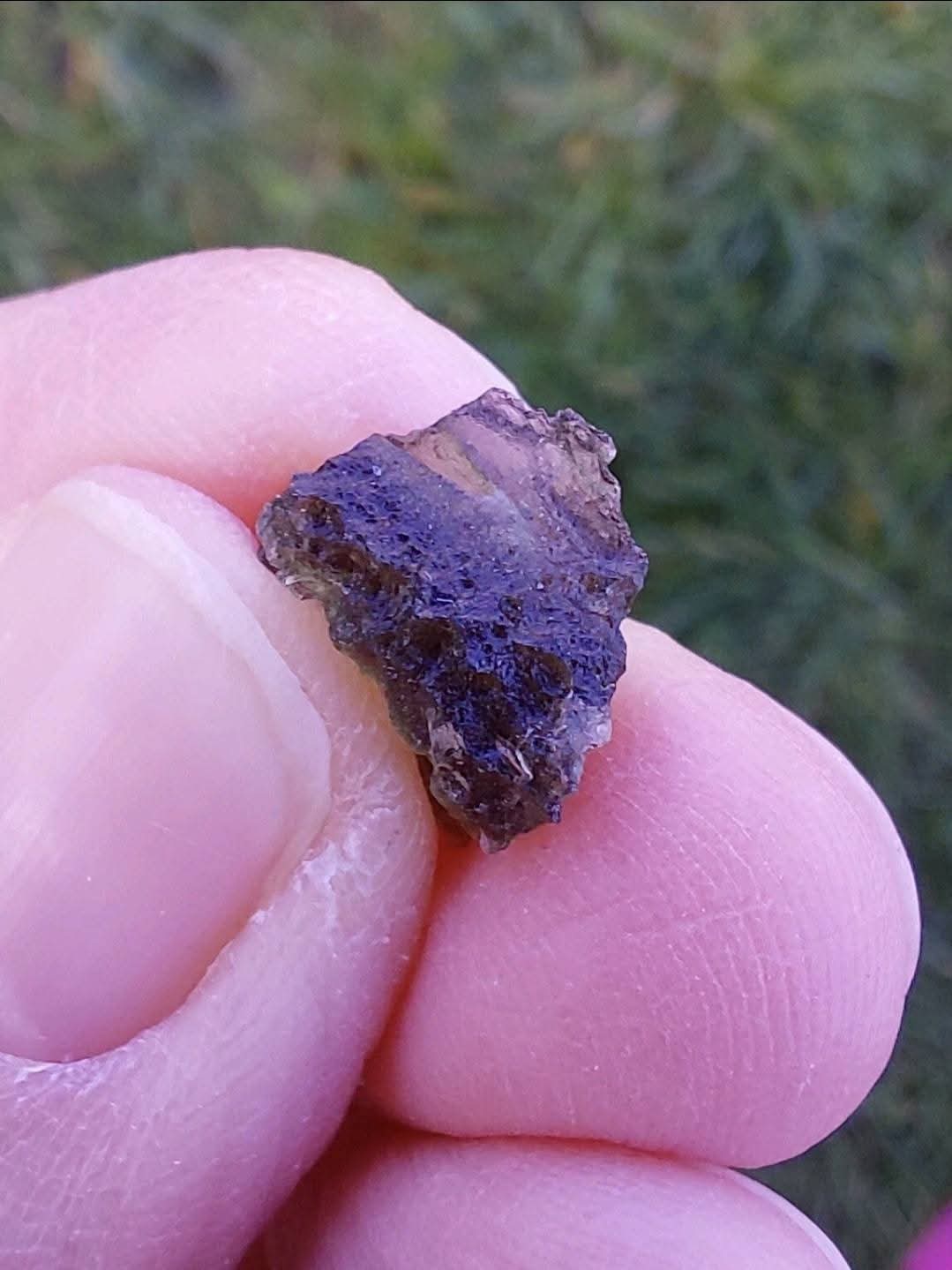 Moldavite Piece, 0.65g, Tektite (Ref: 1100)