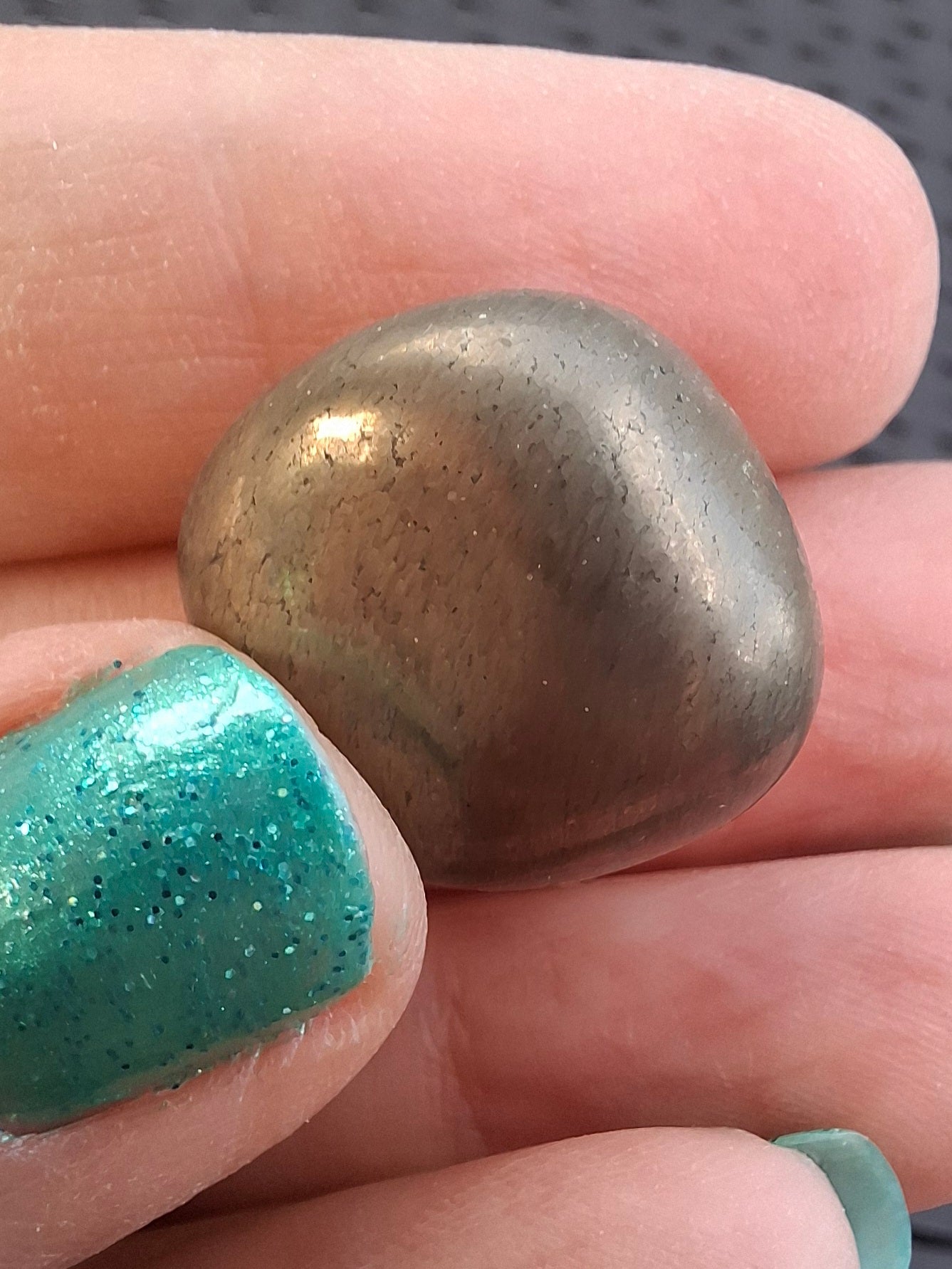 Apache Gold Tumble Stone, Crystal (Ref: T231)
