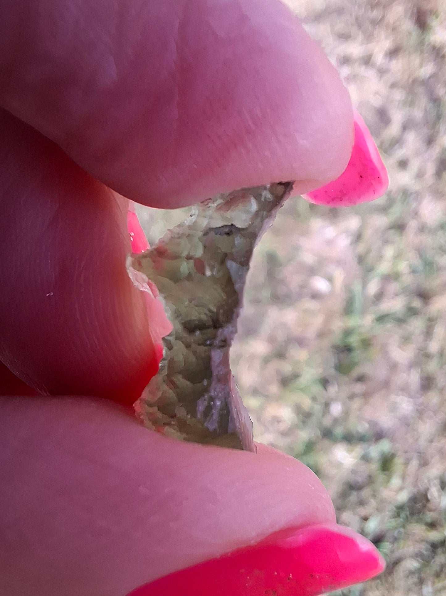 Moldavite Piece, 0.69g, Tektite (Ref: 1486)