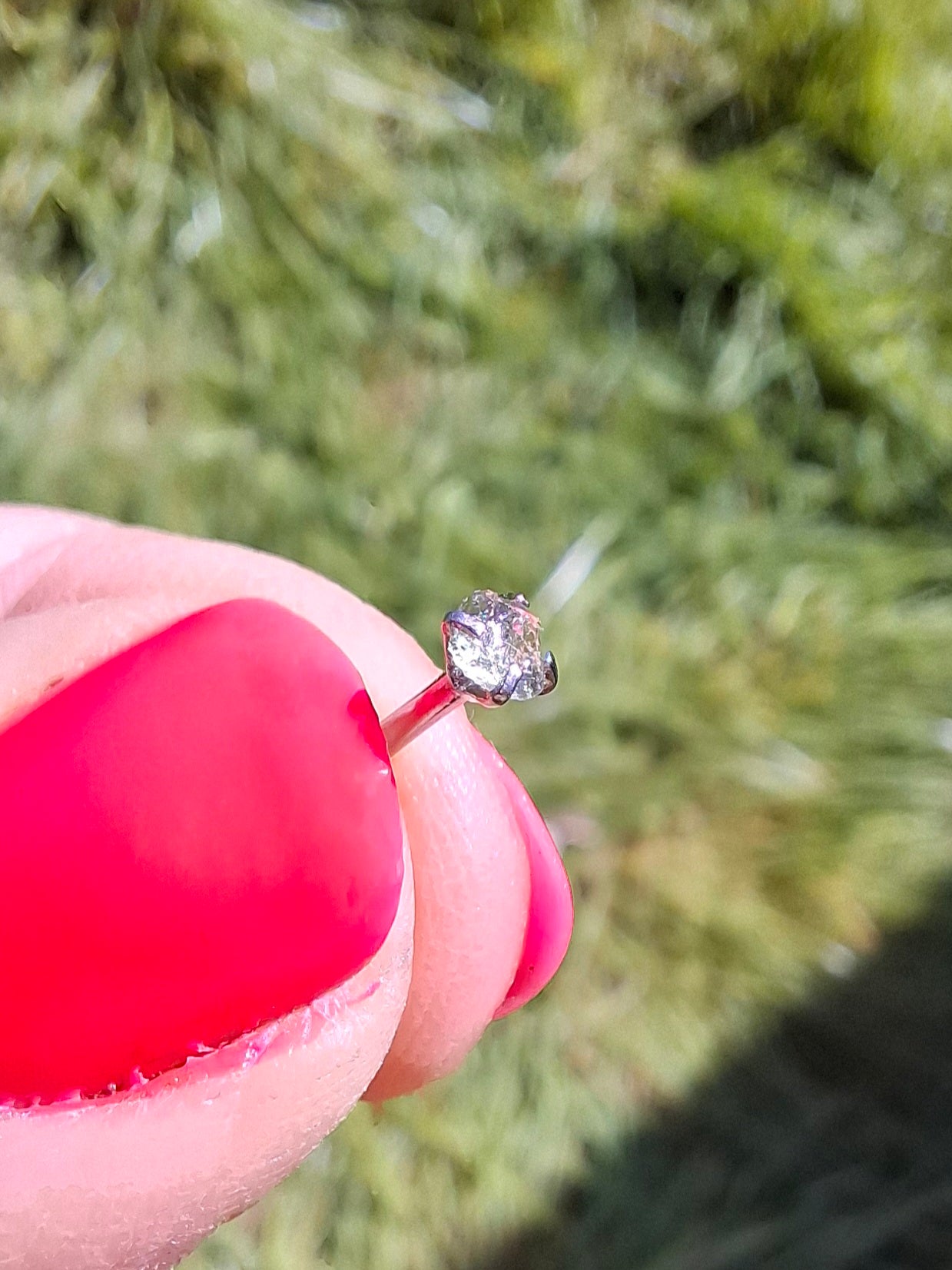 Moldavite (raw) NOSE STUD, 18G, L shape, Surgical steel, Tektite (Ref: N8)