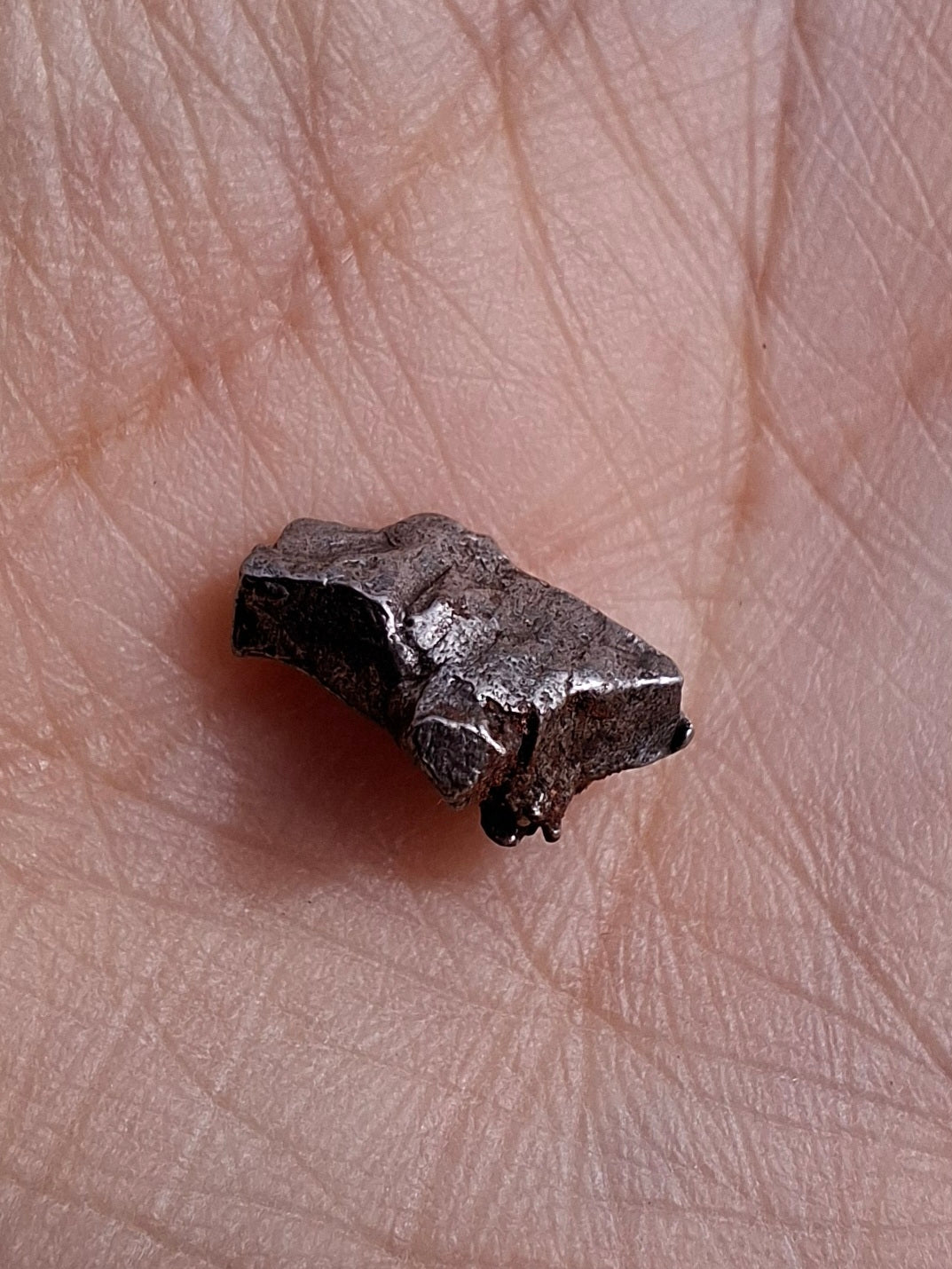 Campo del Cielo, 0.95g, Nickel Iron Meteorite (Ref: C2)