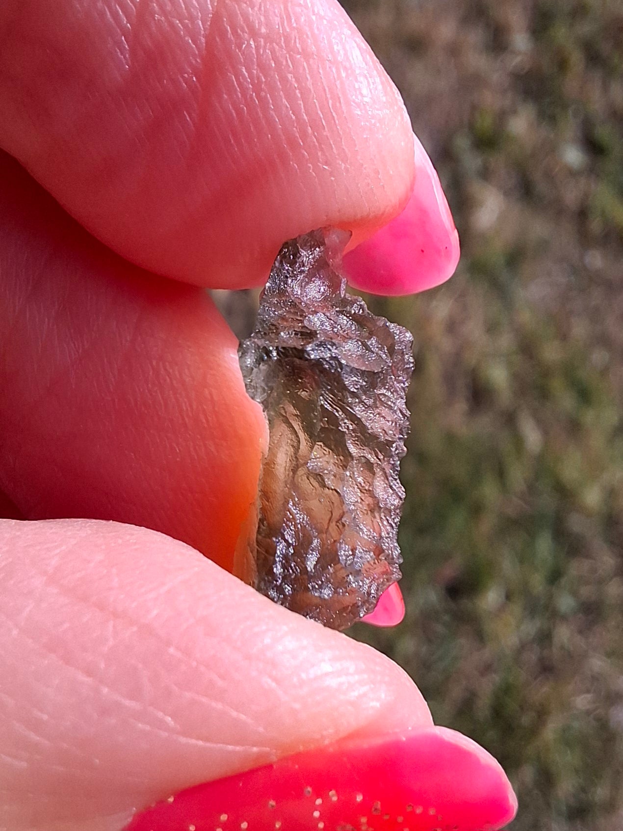 Moldavite Piece, 0.69g, Tektite (Ref: 1486)