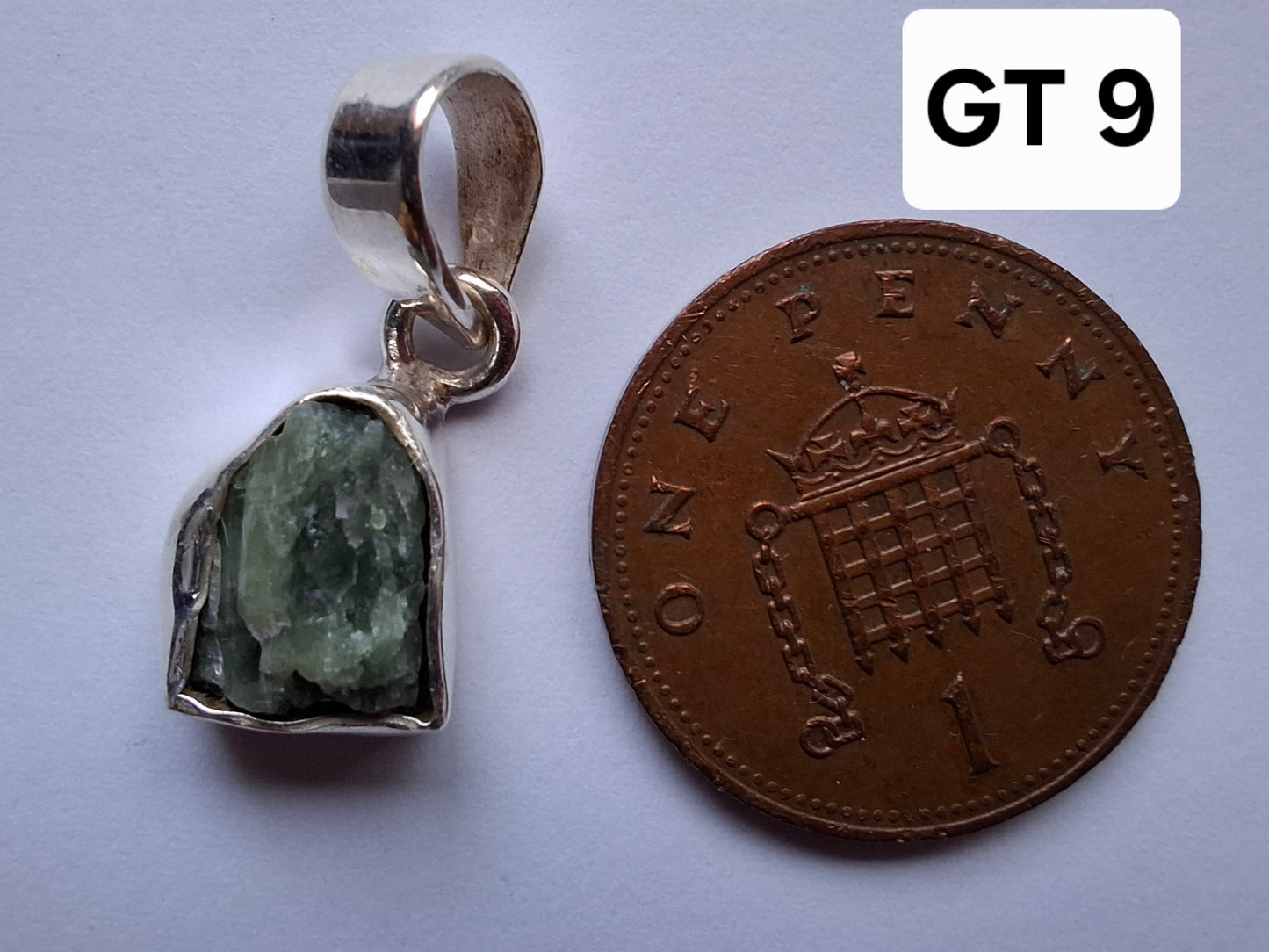 Green Tourmaline Pendant, 925 Silver, Crystal (Ref: GT9)