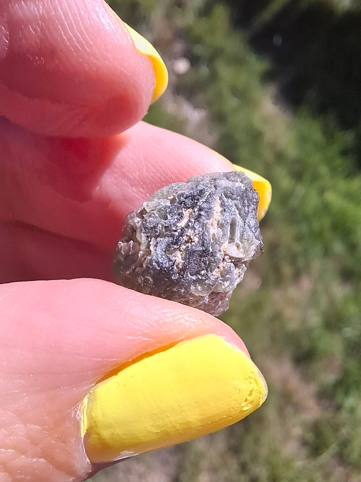 Moldavite Piece, 2.09g, Tektite (Ref: 1510)