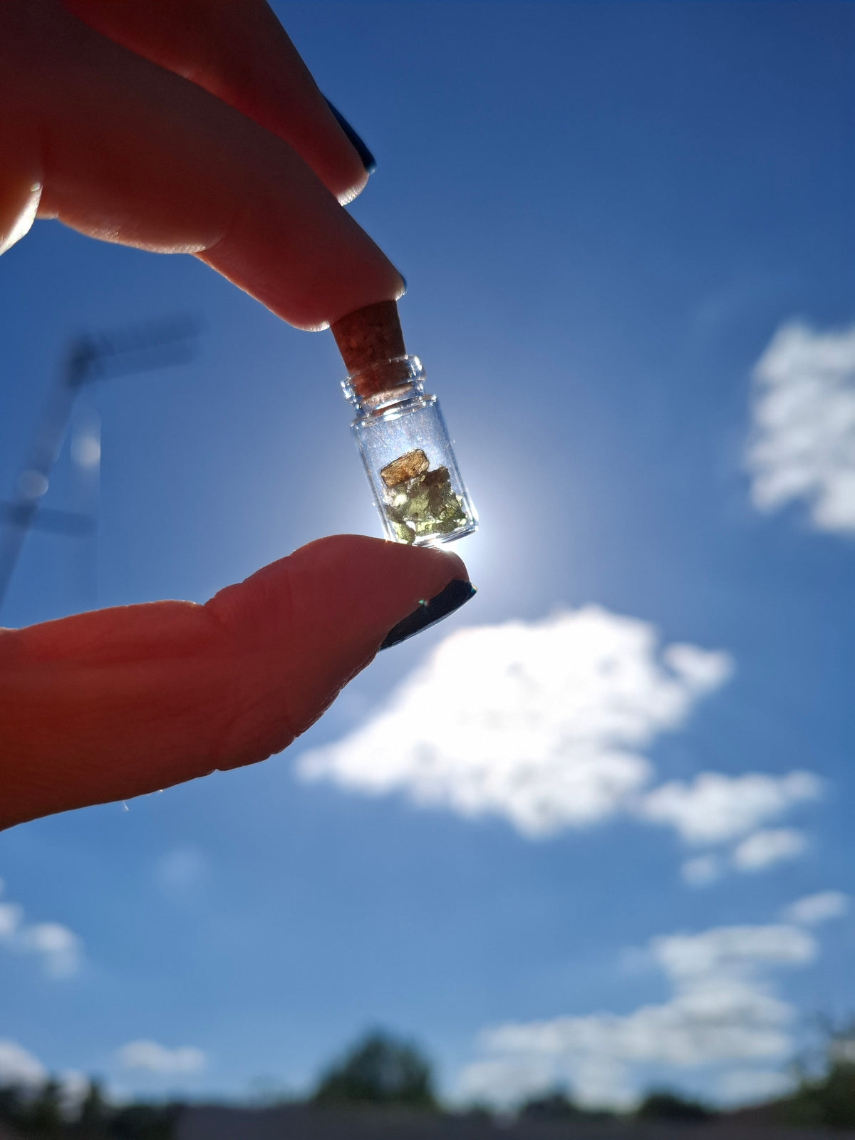 Moldavite Chips (0.50g) in 1ml Bottle, Tektite (Ref: B29)