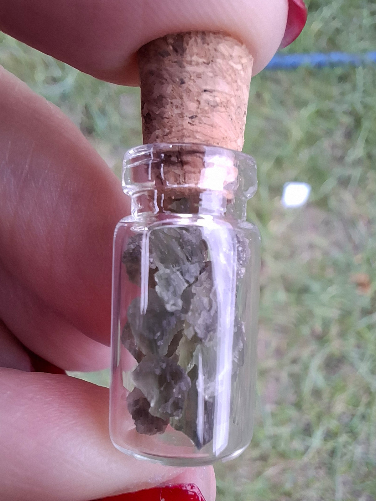 Moldavite Chips (1.00g) in 1ml Bottle, Tektite (Ref: B30)