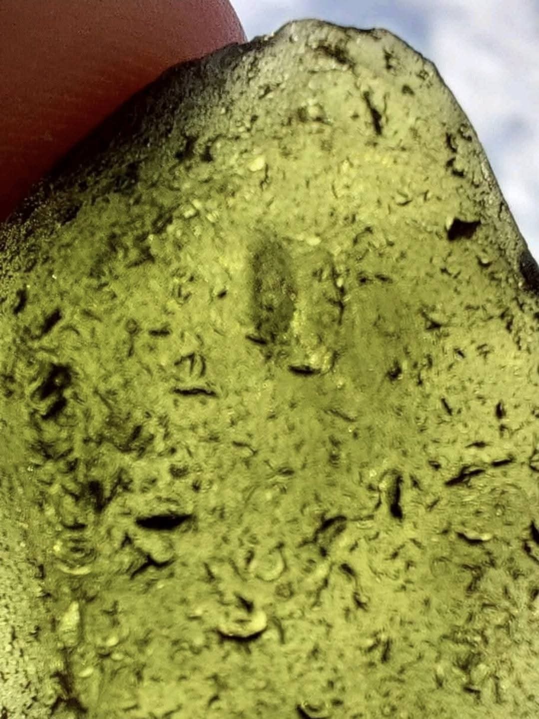 Moldavite Piece, CHLUM FIELD, 15.77g, Tektite (Ref: 1045)