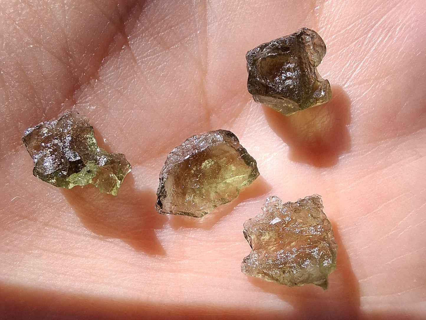 Moldavite chip Bundle, 1g, 4 pcs, Tektite (MB35)