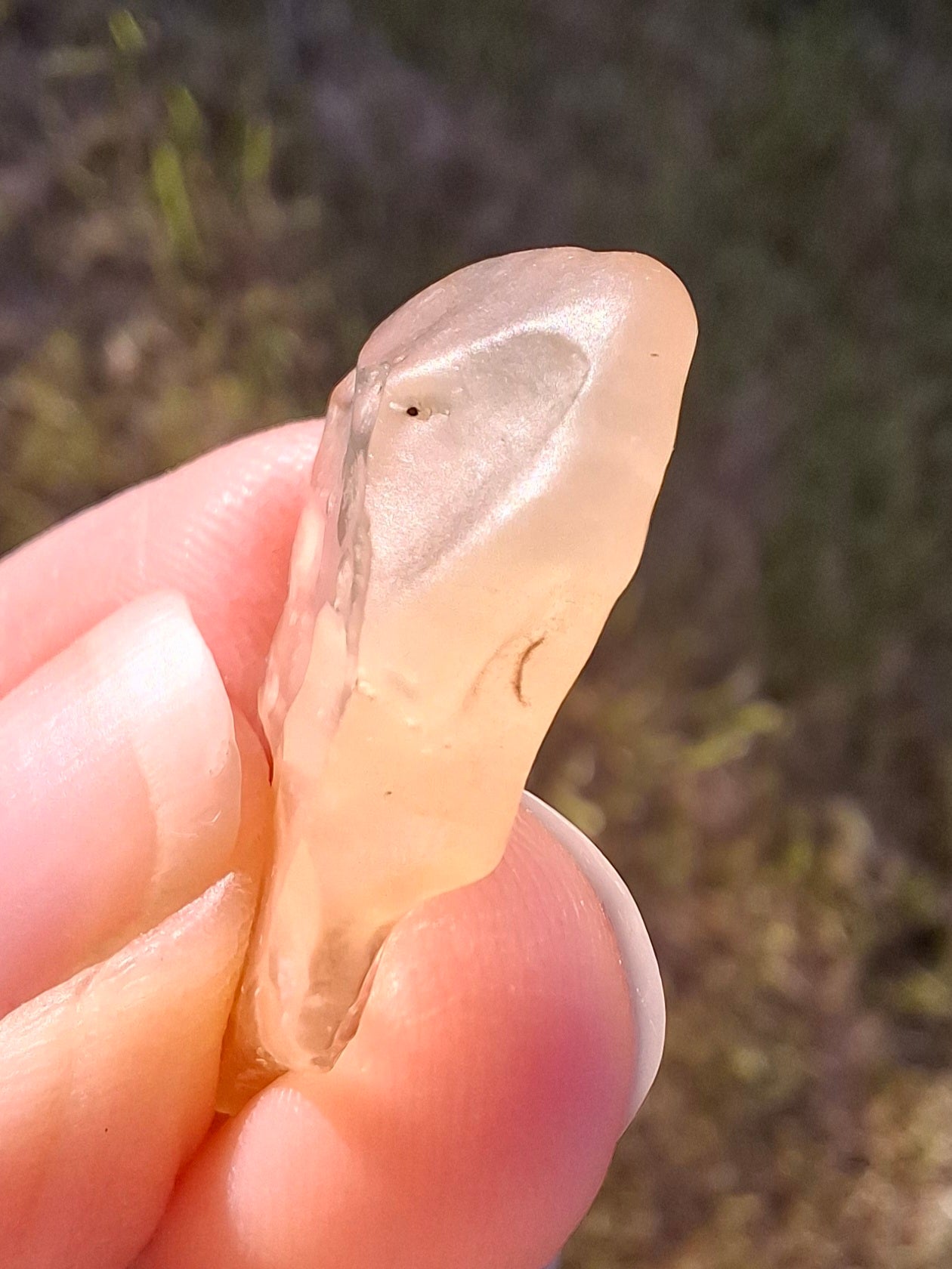 Libyan Desert Glass small Piece, 1.85g, Tektite (Ref: LE256)