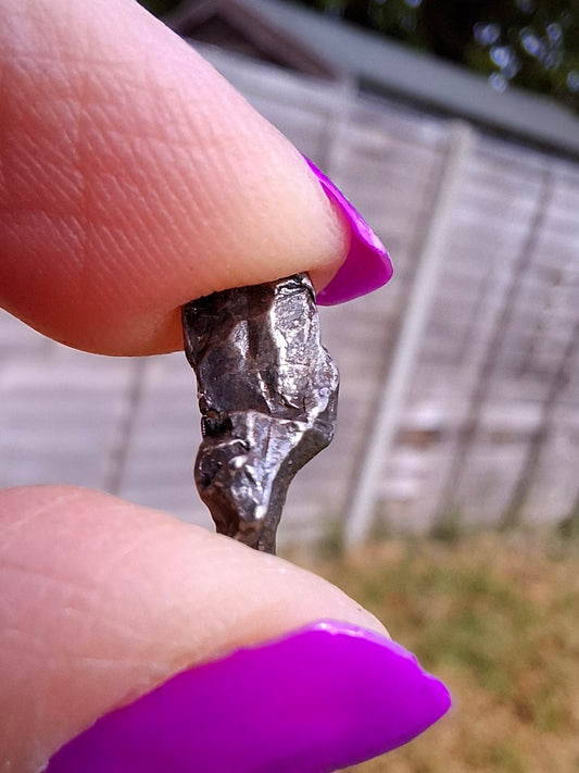 Campo del Cielo, 0.99g, Nickel Iron Meteorite (Ref: C5)