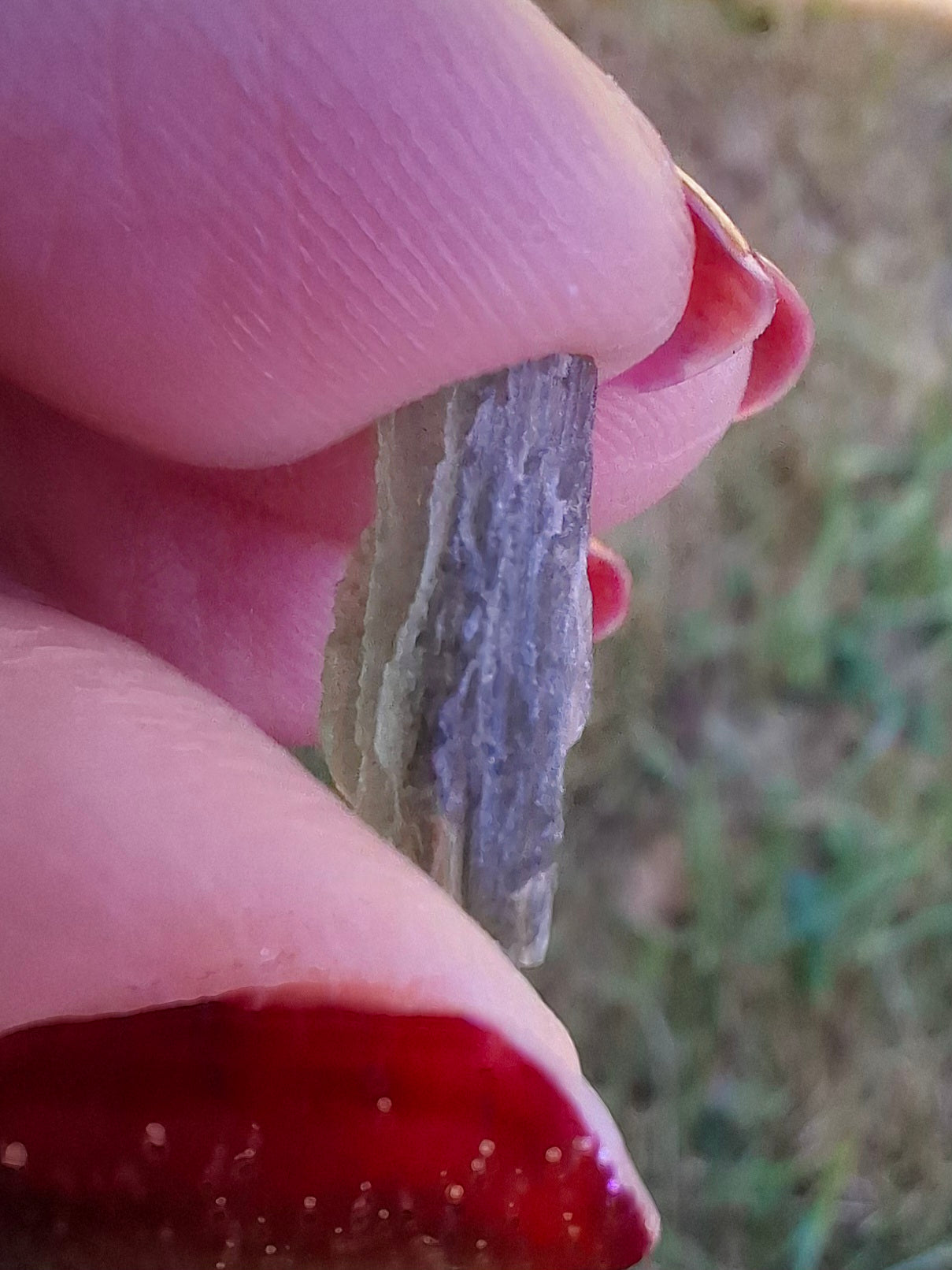 Moldavite Piece, 0.68g, Tektite (Ref: 1471)