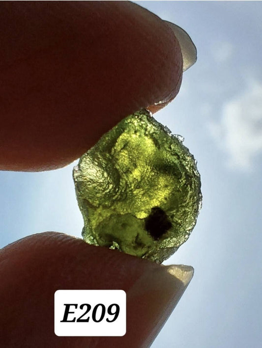 Moldavite Piece, 0.90g, Tektite (Ref: E209)